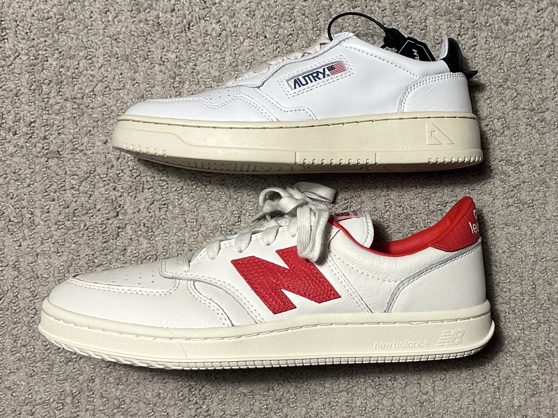 (W) Autry Medalist Low Leather Sneakers White Black, New Balance x Aime Leon Dore T500 Red 착용 스타일 - 2