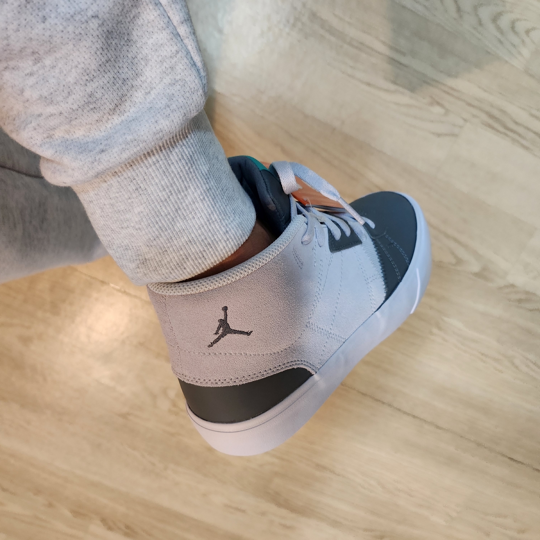 Jordan Series Mid Smoke Grey Washed Teal 착용 스타일 - 1