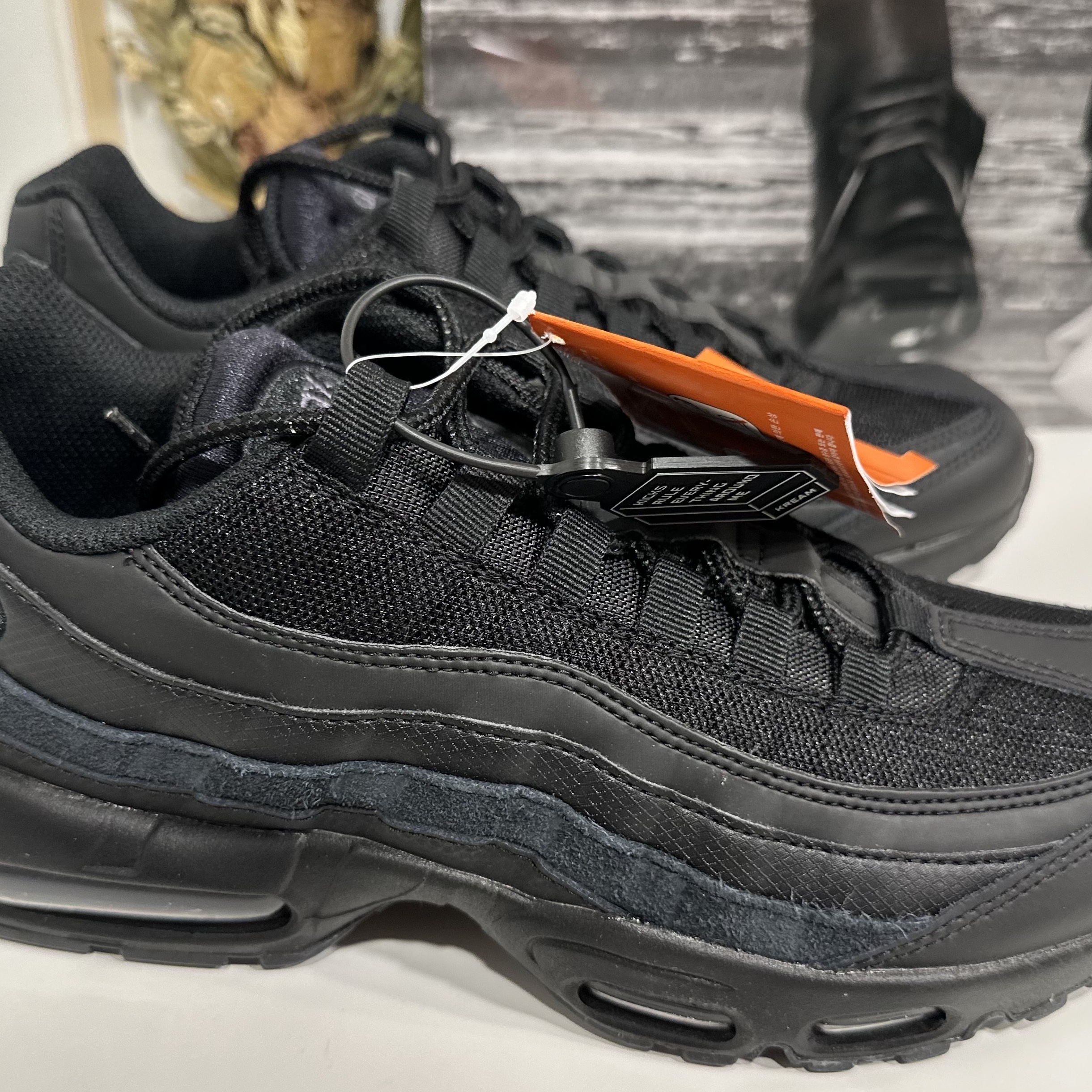 Nike Air Max 95 Essential Triple Black 2020 착용 스타일 - 2