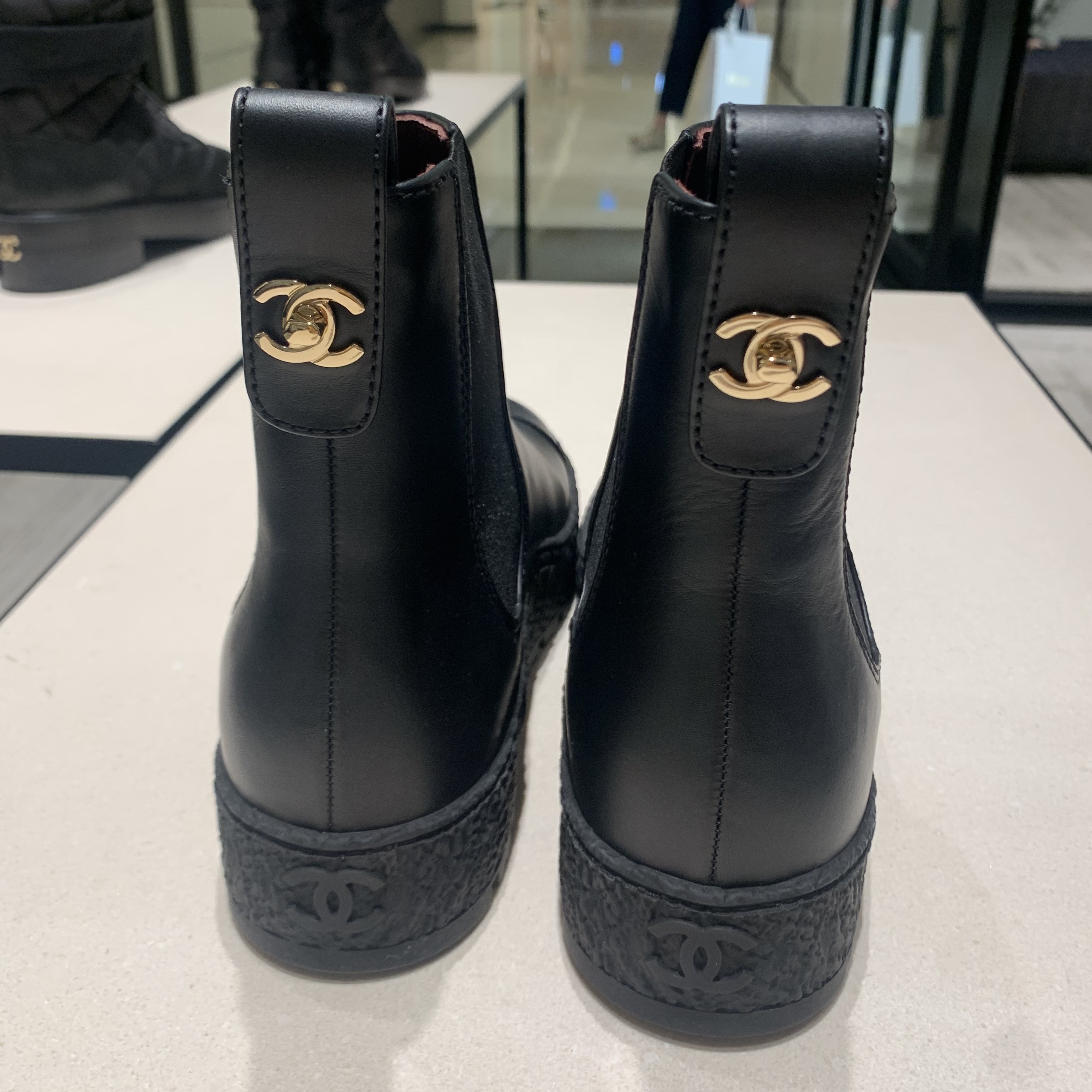 (W) Chanel Ankle Boots Calfskin & Black 착용 스타일