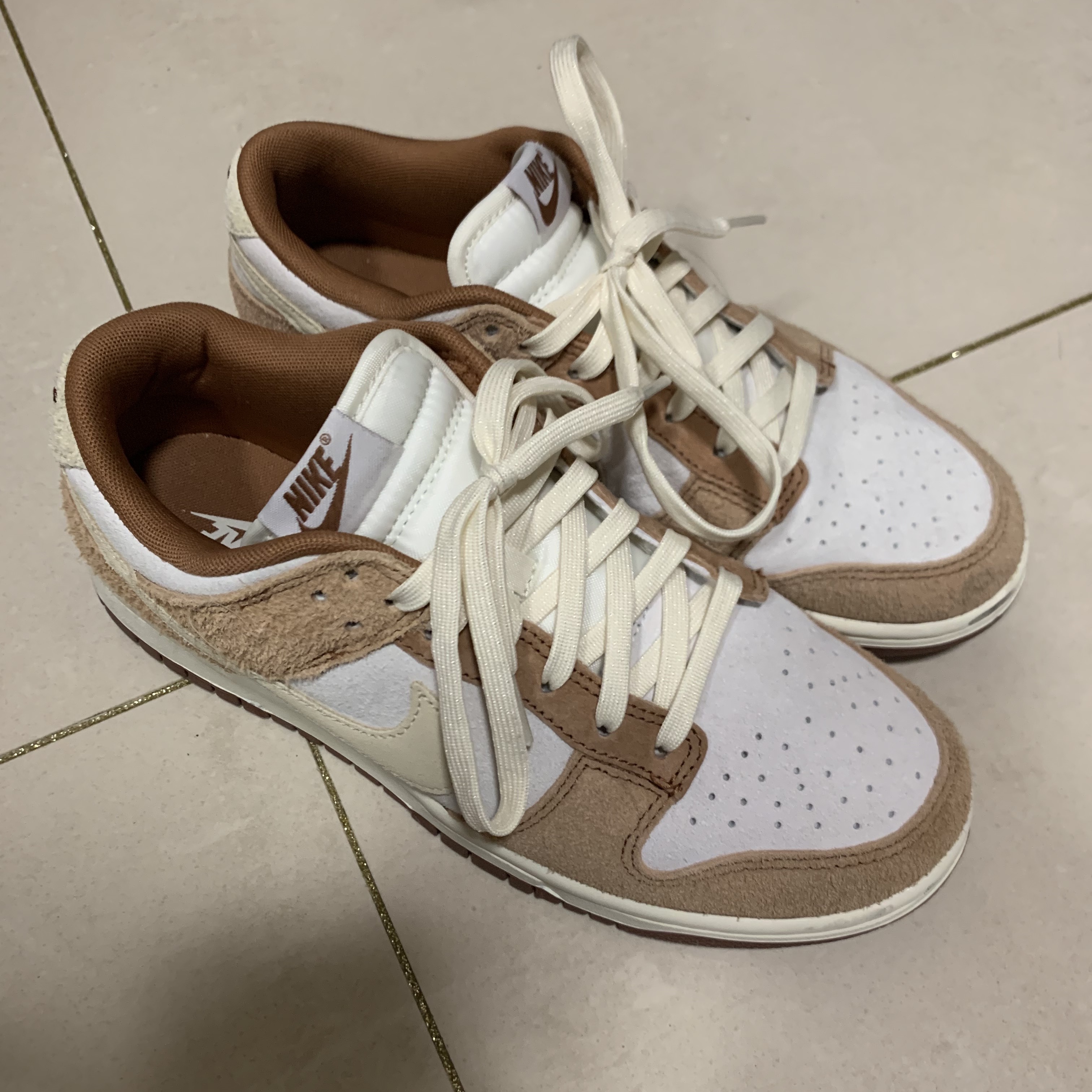 Nike Dunk Low Pro Premium Medium Curry 착용 스타일
