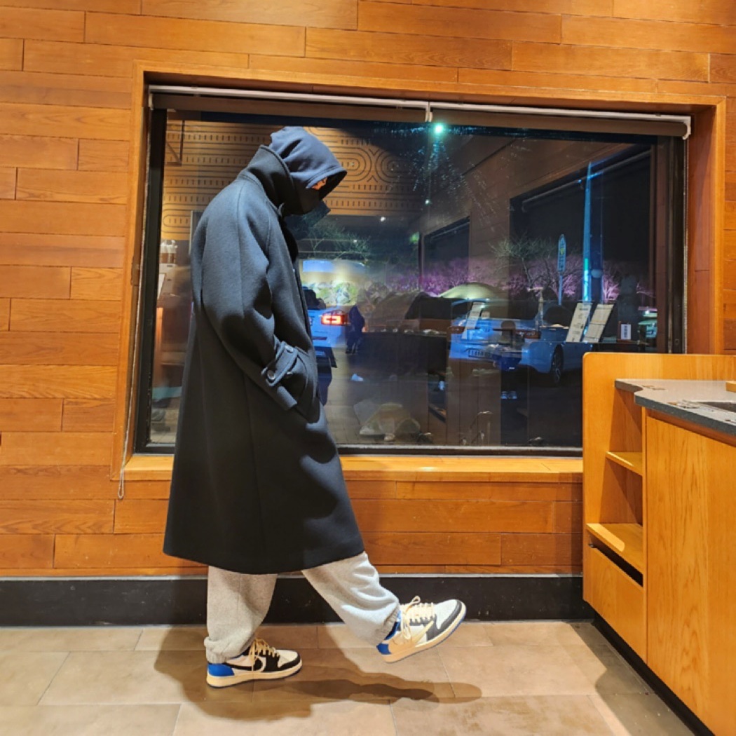 Jordan 1 x Travis Scott x Fragment Retro Low OG SP Military Blue, Undermycar Majanne Multi Button Oversized Wool Coat Black Oyster - 21FW 착용 스타일