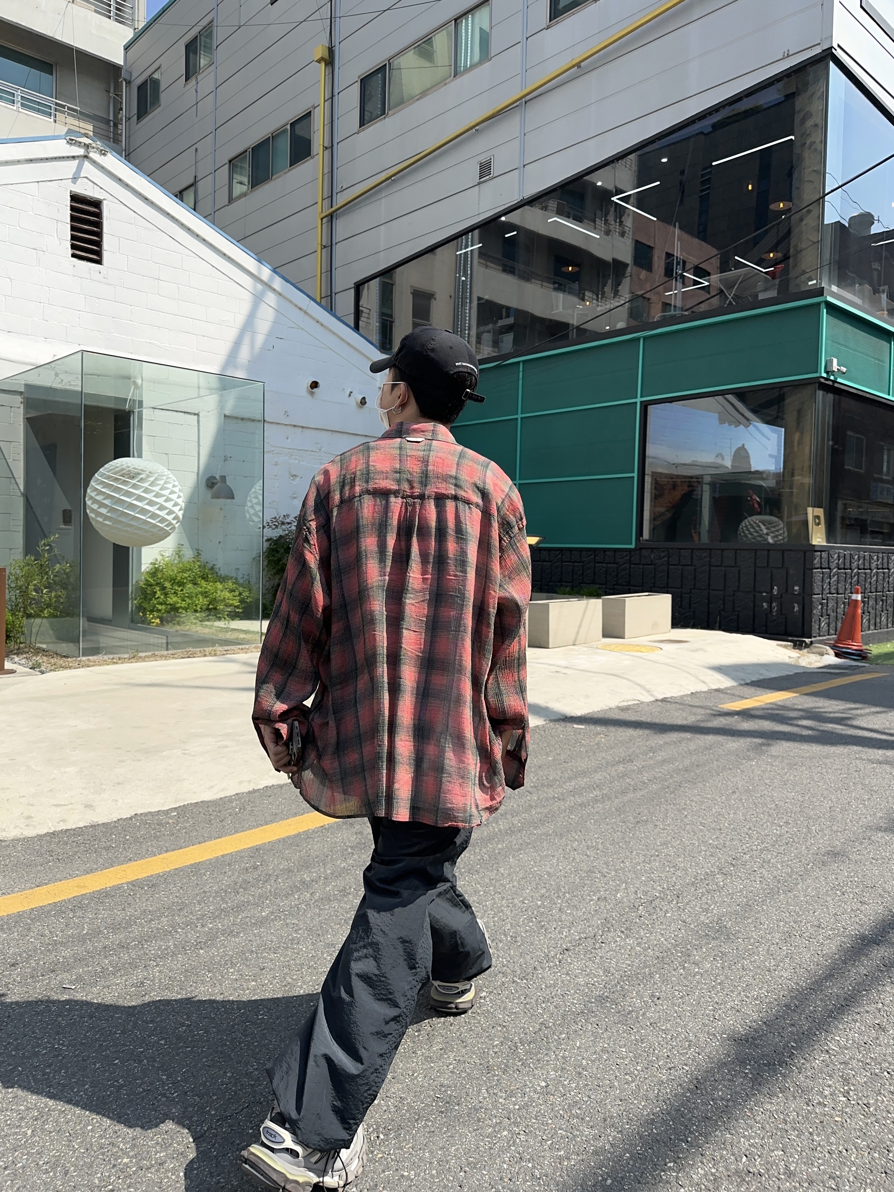 Balenciaga Track.2 Sneakers Grey, Our Legacy Borrowed Shirt Big Lumbercheck Print 착용 스타일