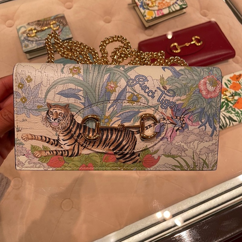 Gucci Tiger Horsebit 1955 Chain Wallet Off White 착용 스타일 - 2