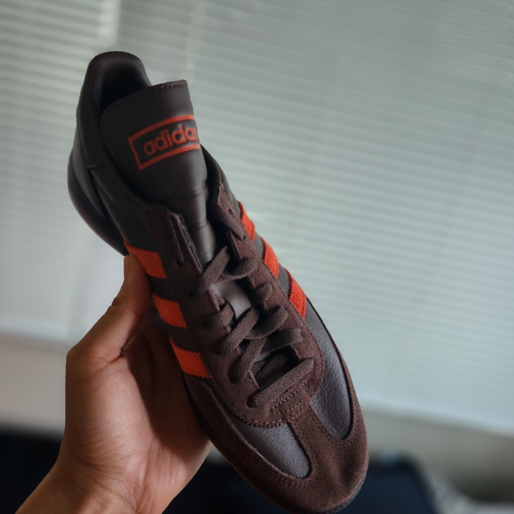 Adidas Spezial Handball Brown Collegiate Orange 착용 스타일 - 1
