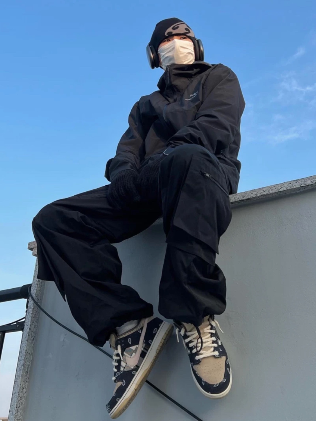 Nike Air Force 1 '07 WB Flax, Nike NSW Beanie Black 착용 스타일 - 4
