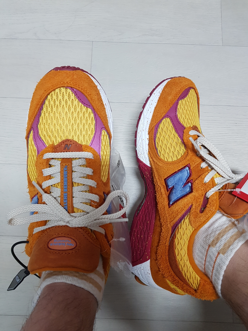 New Balance x Salehe Bembury 2002R Peace Be the Journey 착용 스타일