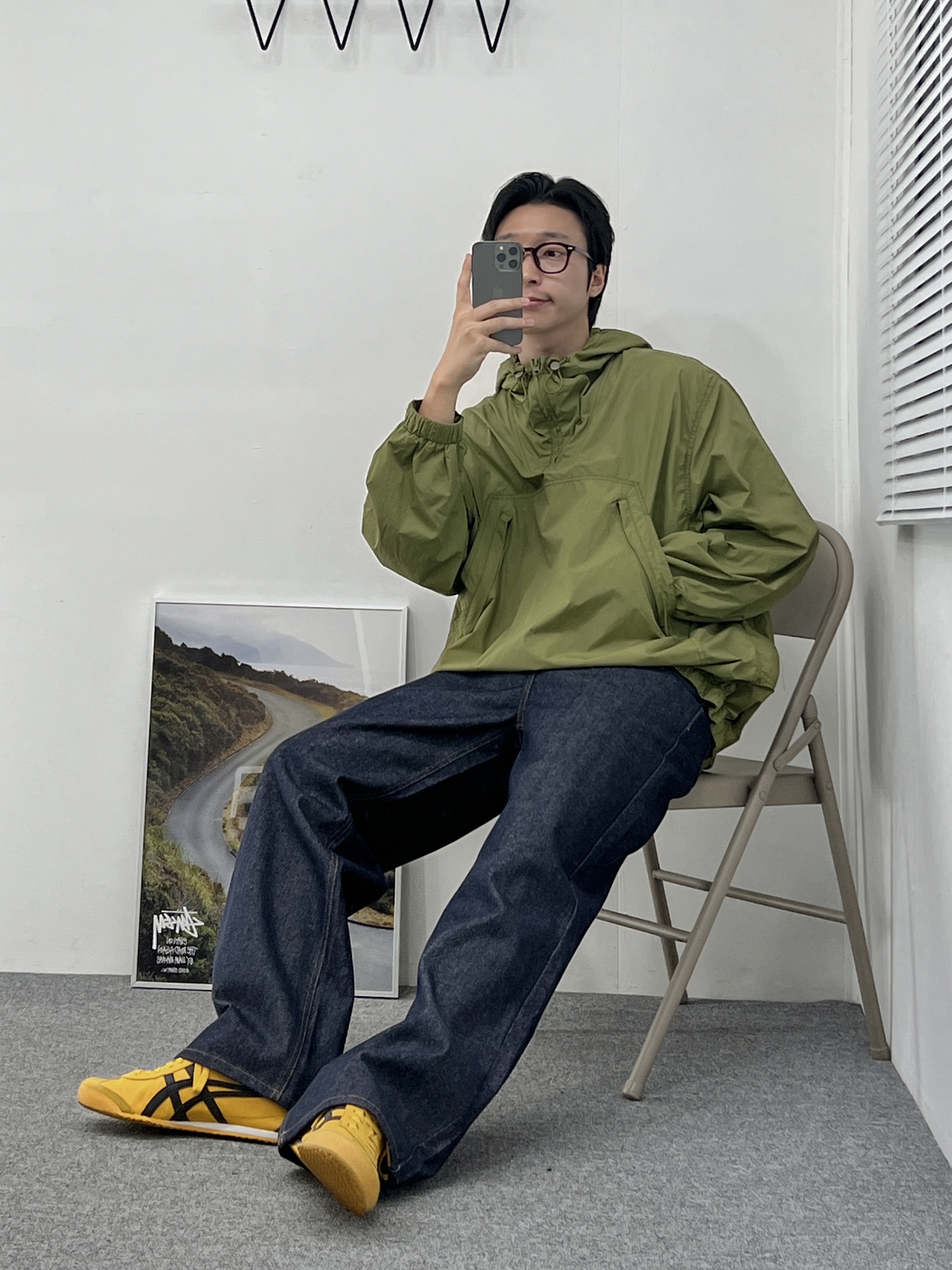 Onitsuka Tiger Mexico 66 Yellow Black 착용 스타일 - 2