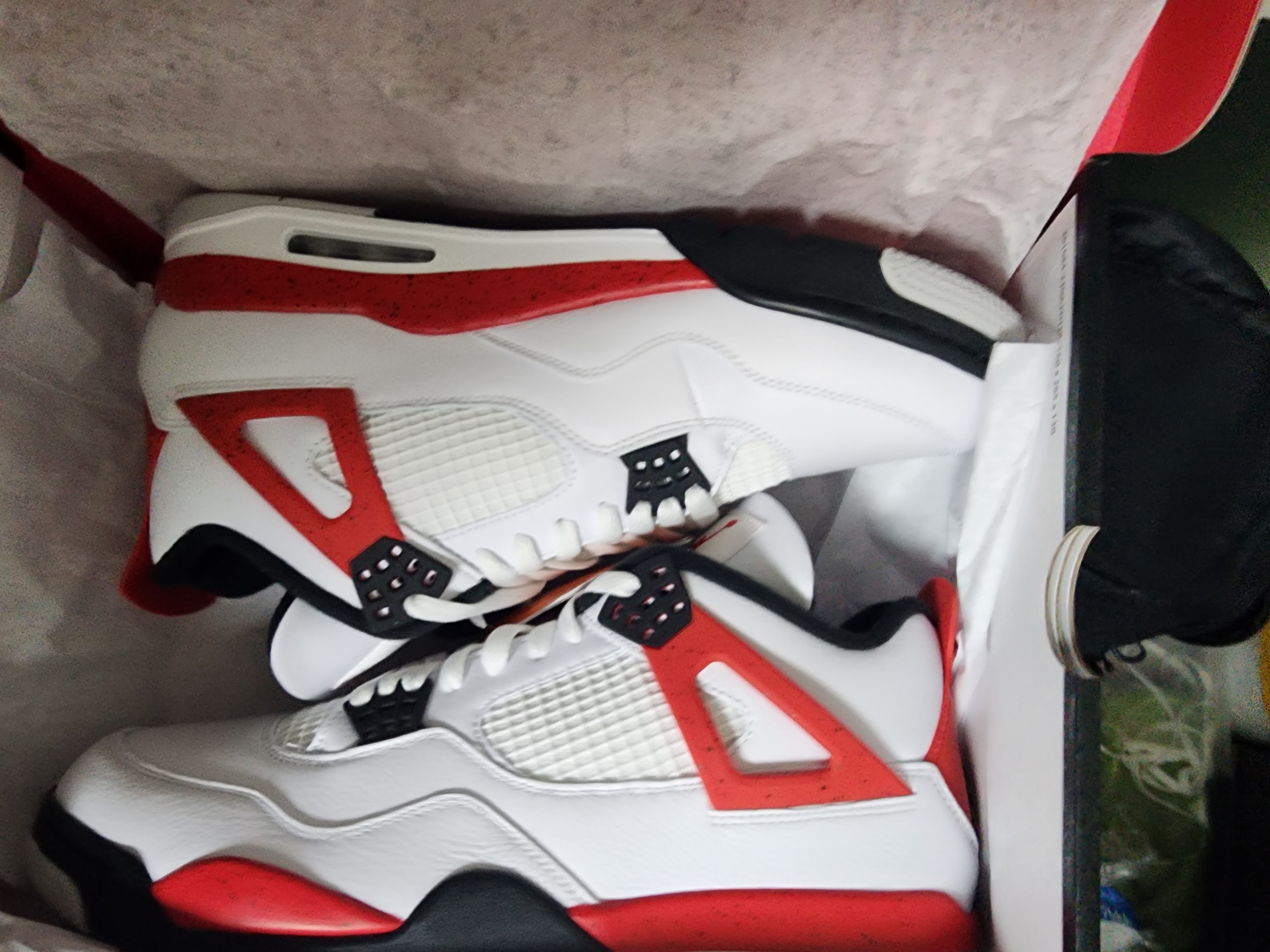 Jordan 4 Retro Red Cement 착용 스타일