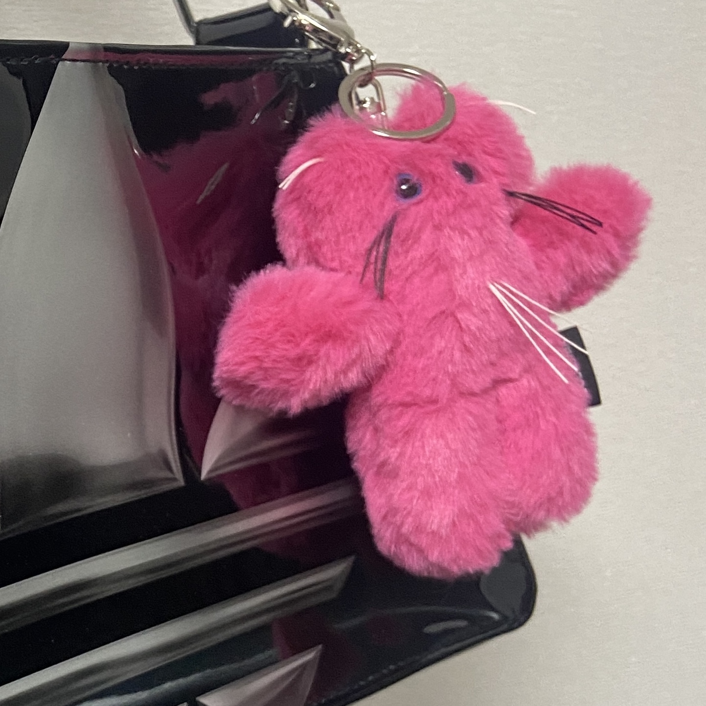 Adidas Always Original Airliner Shoulder Bag Black, Godashin Cats Keyring Pink 착용 스타일 - 3