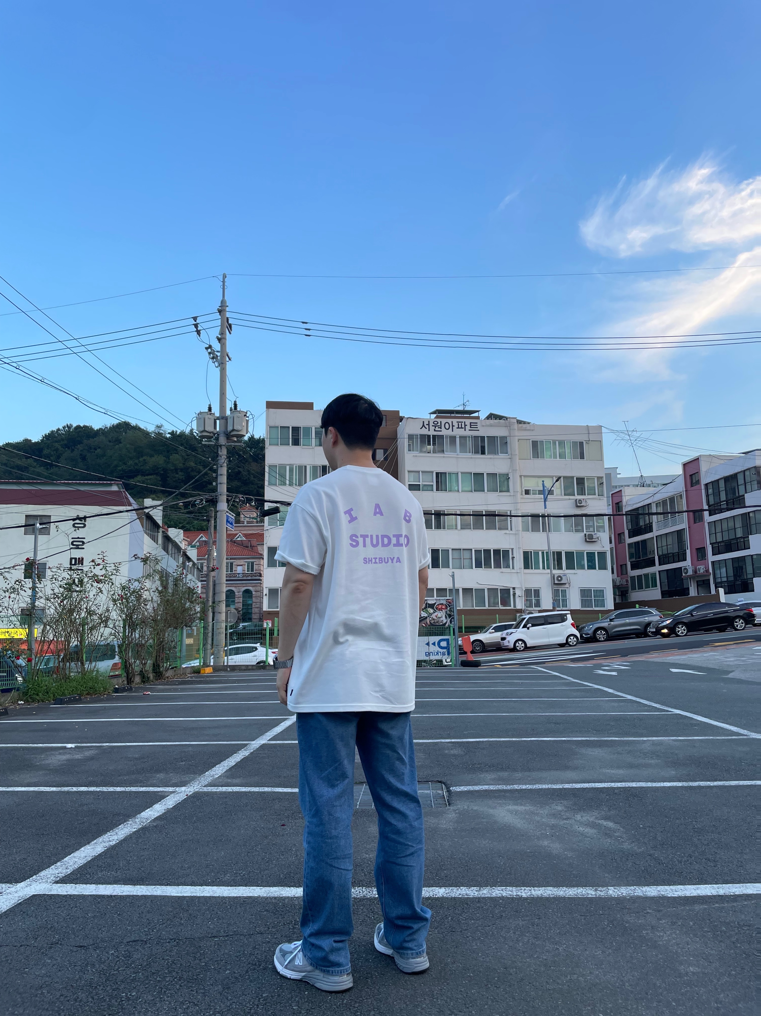 IAB Studio T-Shirt Milk - Shibuya Exclusive, New Balance 993 Made in USA Grey - D Standard 착용 스타일 - 3