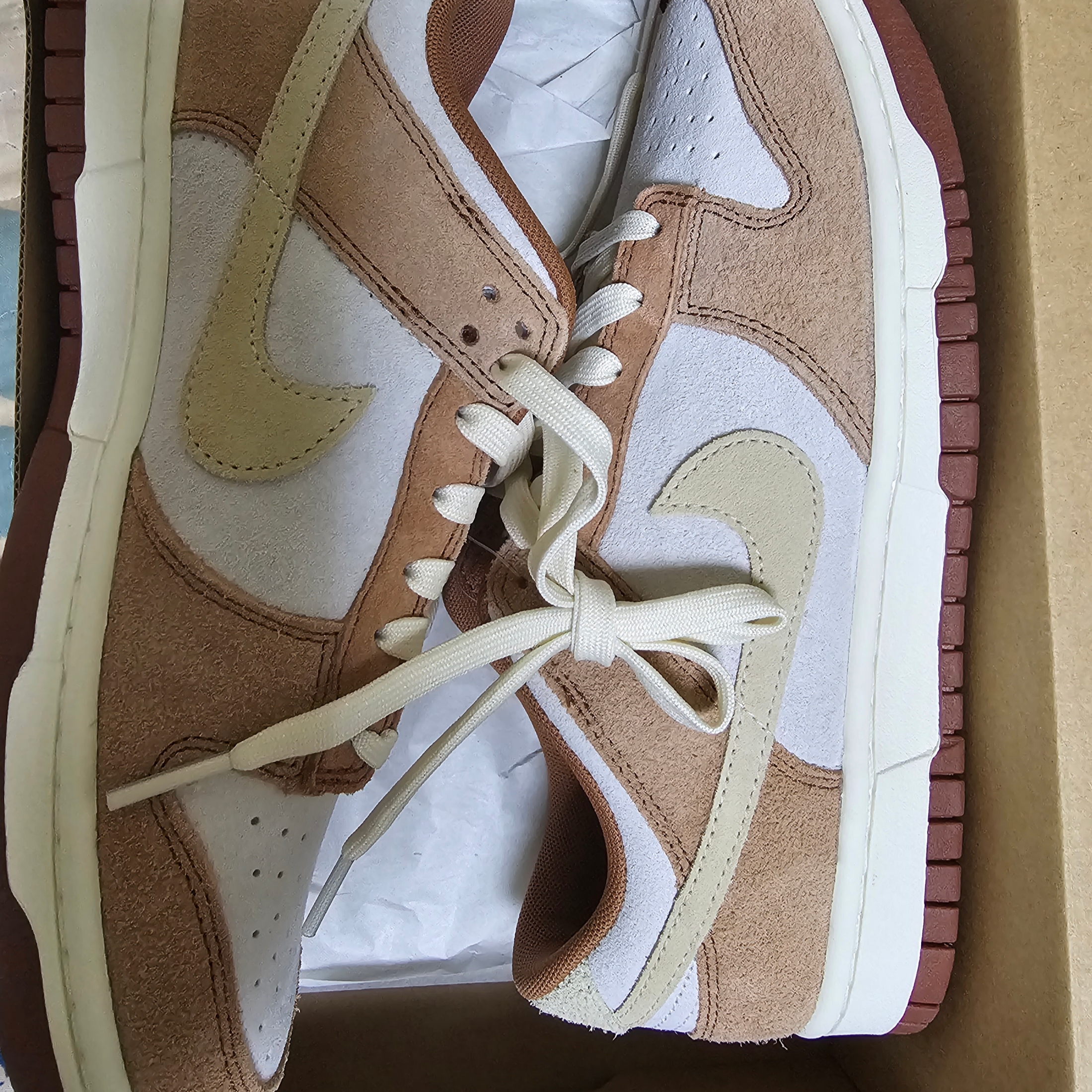 Nike Dunk Low Pro Premium Medium Curry 착용 스타일 - 1