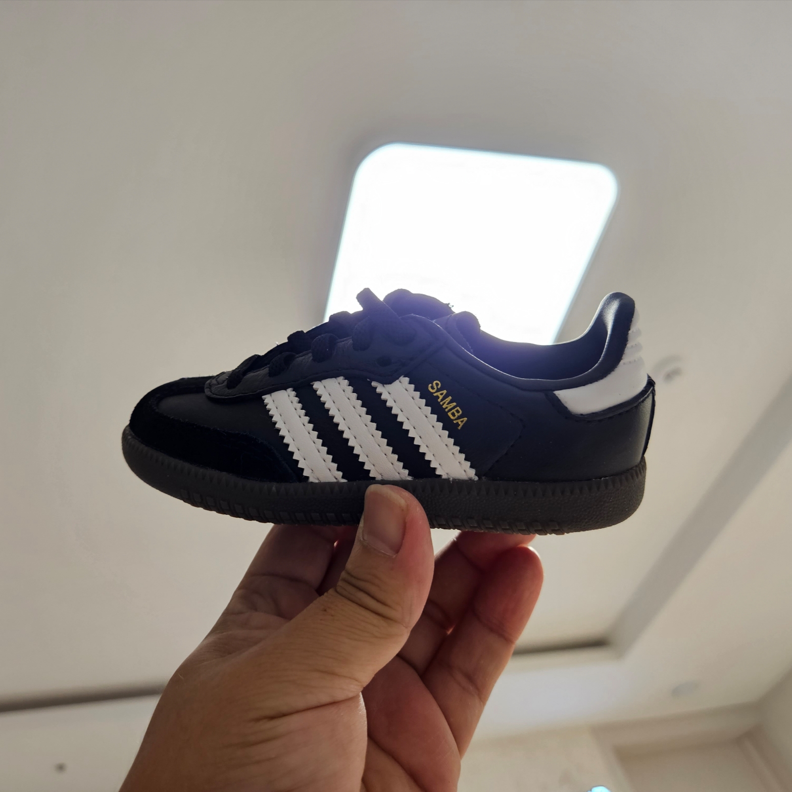 (Infant) Adidas Samba OG Core Black Cloud White 착용 스타일