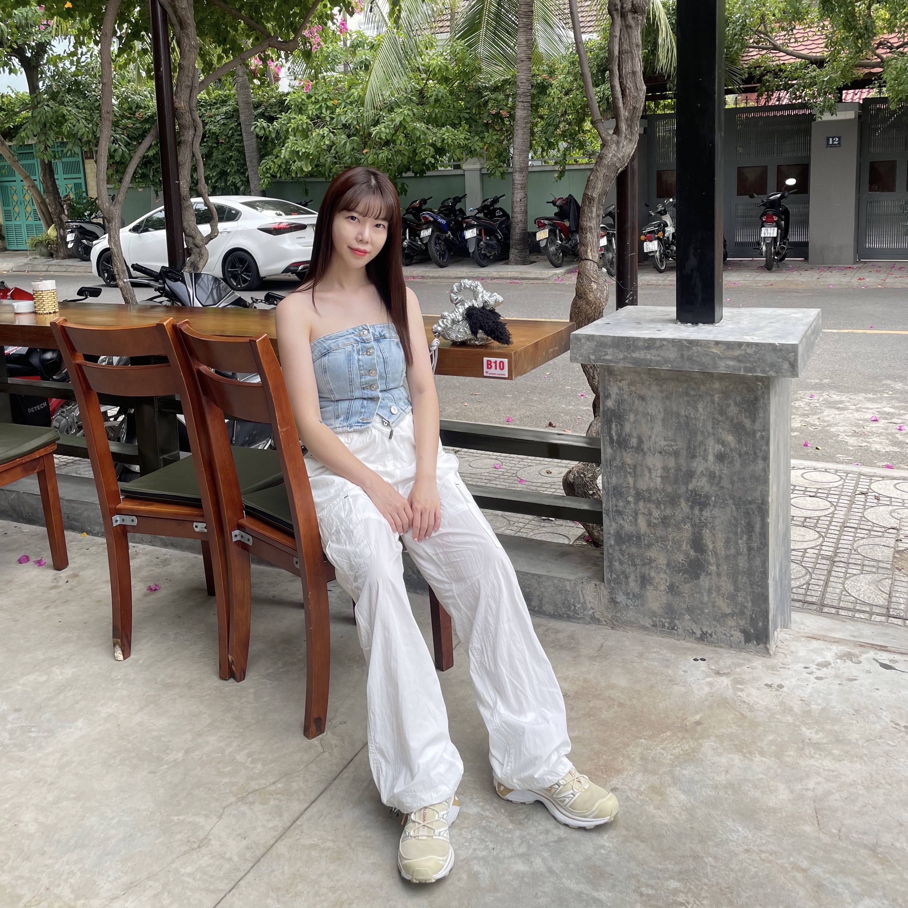 Salomon XT-6 Expanse Cottage Core Vanilla Ice, (W) Crocs Classic Platform Clog White 착용 스타일 - 2