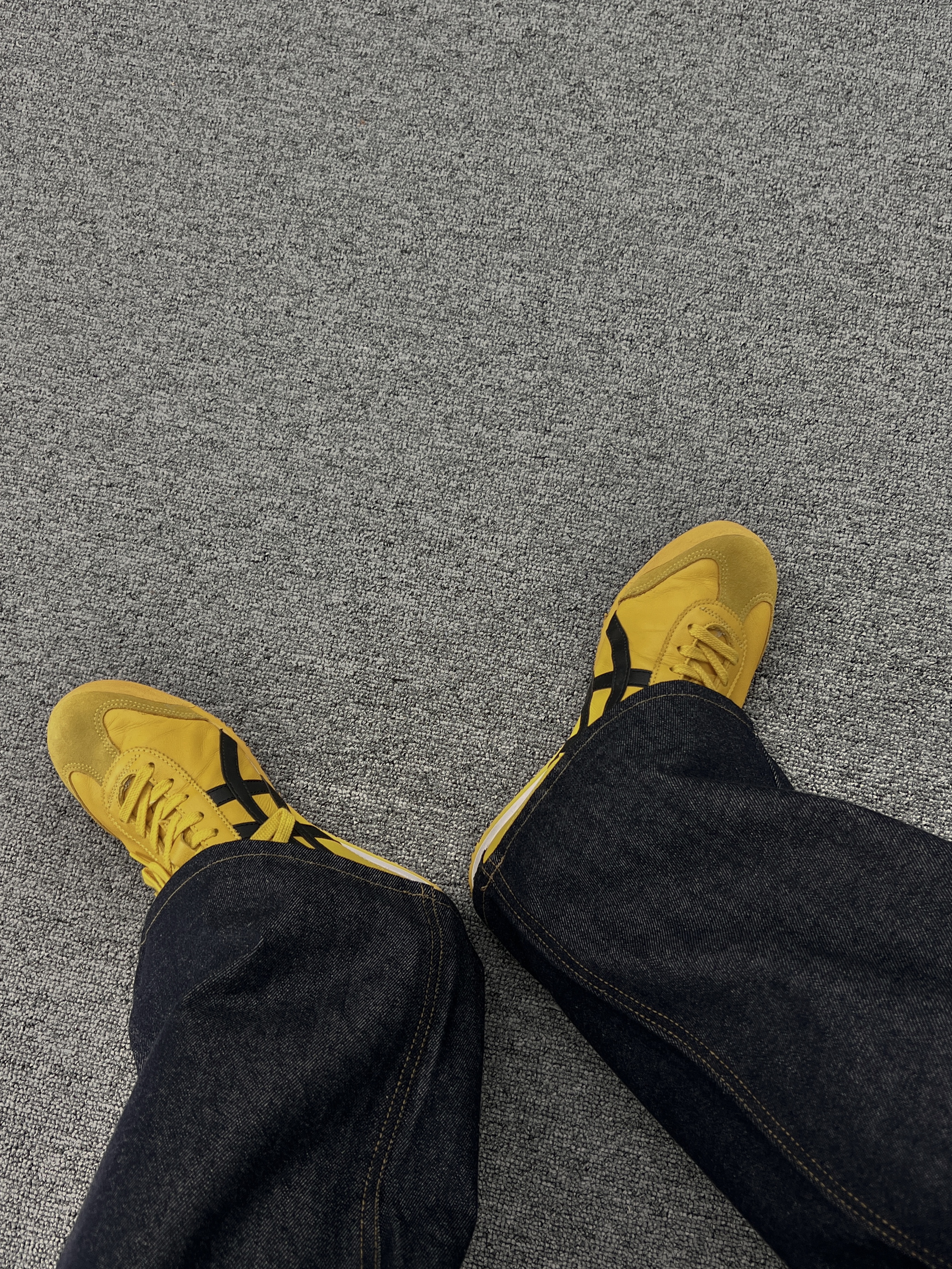 Onitsuka Tiger Mexico 66 Yellow Black 착용 스타일 - 3