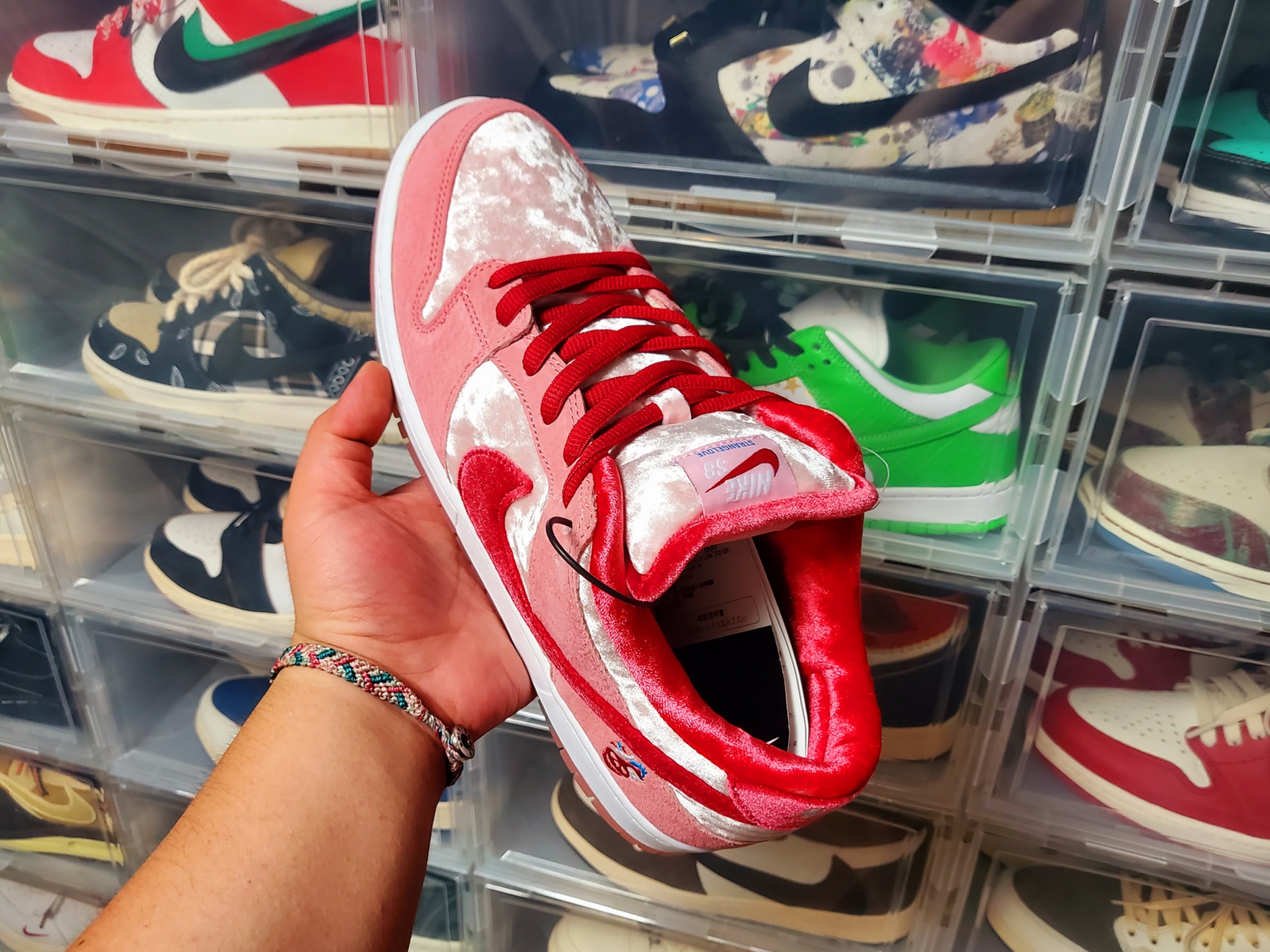 Nike x StrangeLove SB Dunk Low Pink (Regular Box) 착용 스타일 - 3