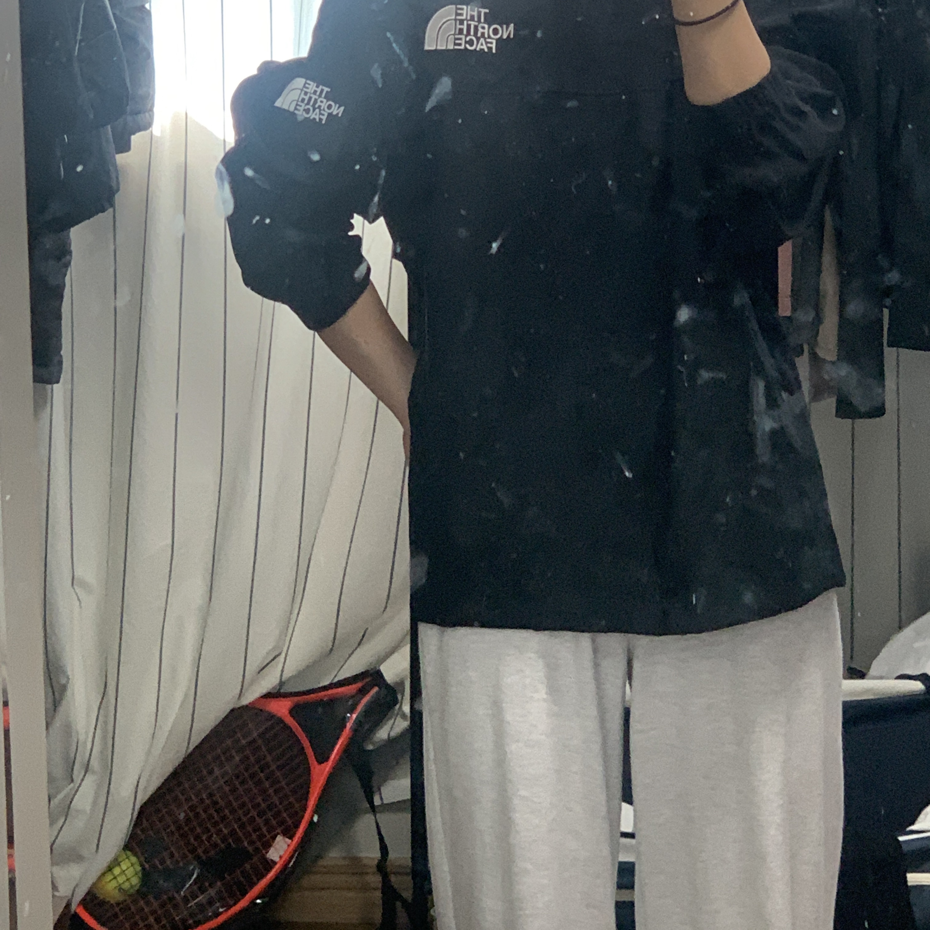 The North Face White Label Albany Crewneck Black 착용 스타일