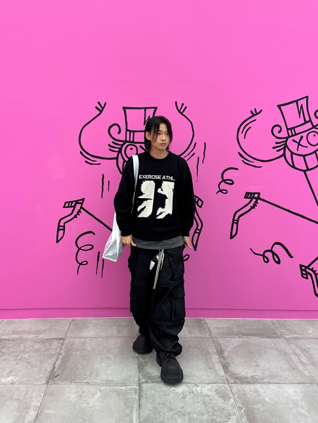 Project G/R Oversized Convertible Cargo Pants Coated Black, Balenciaga Steroid Derby Black 착용 스타일 - 2