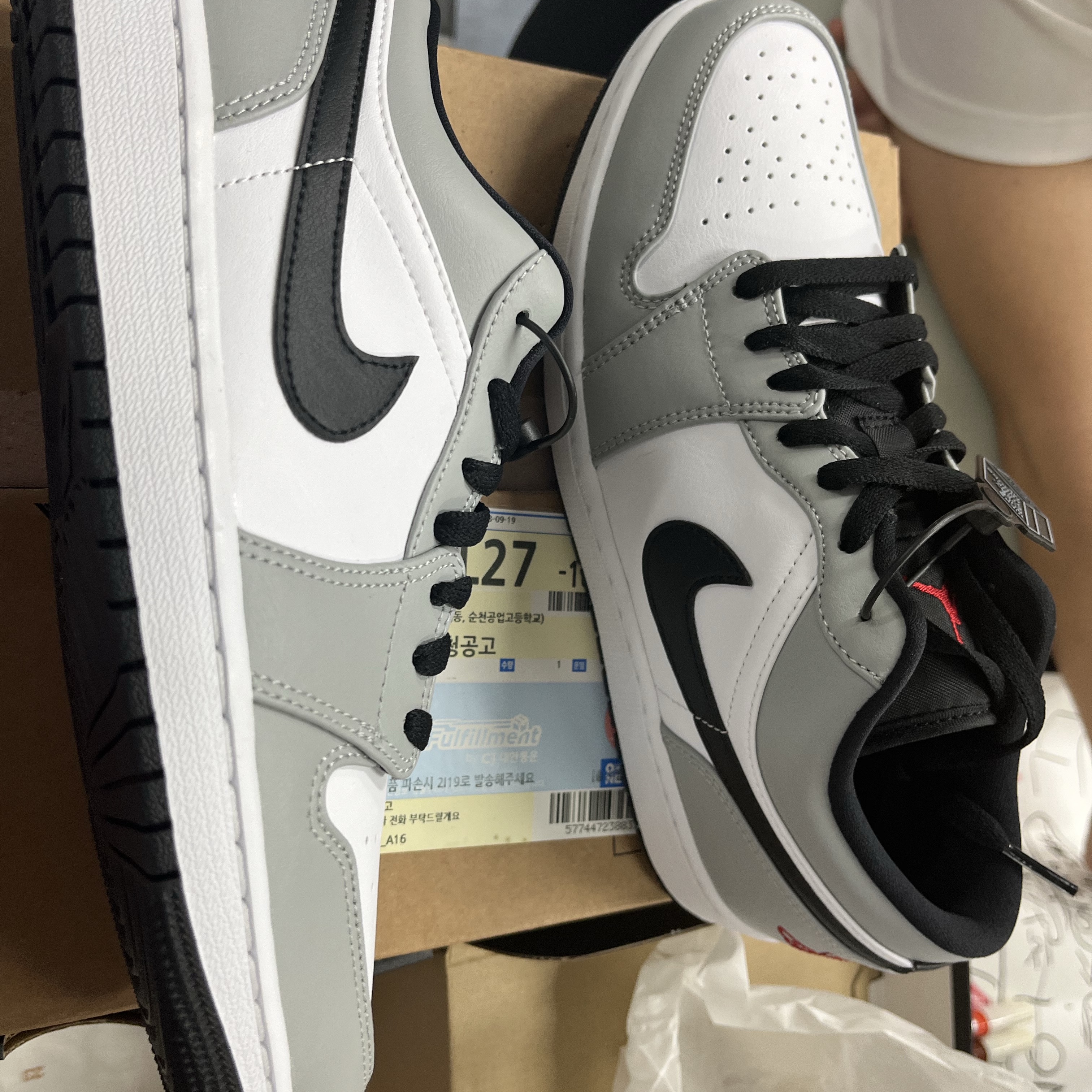 Jordan 1 Low Light Smoke Grey 착용 스타일