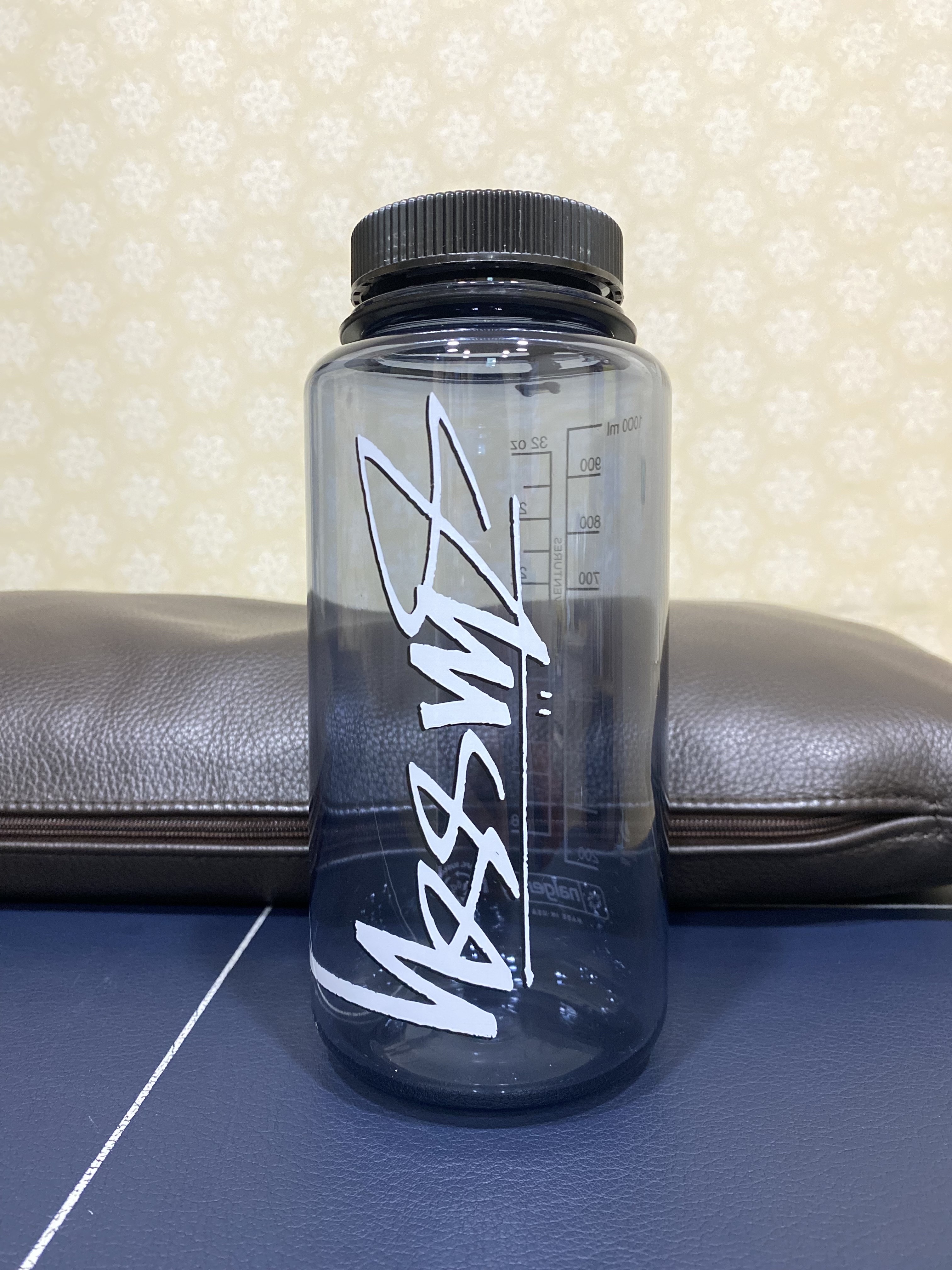 Stussy Nalgene Water Bottle Black 착용 스타일
