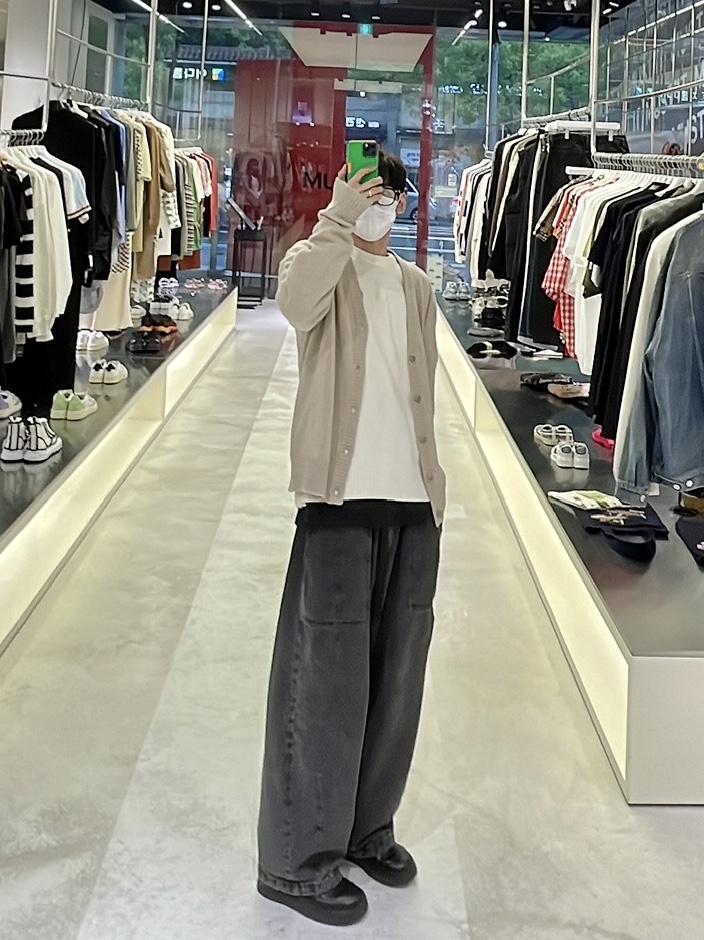Nike x Supreme Air Force 1 Low Black, AMI de Coeur Oversize Intarsia Sweater White - 21FW 착용 스타일 - 2