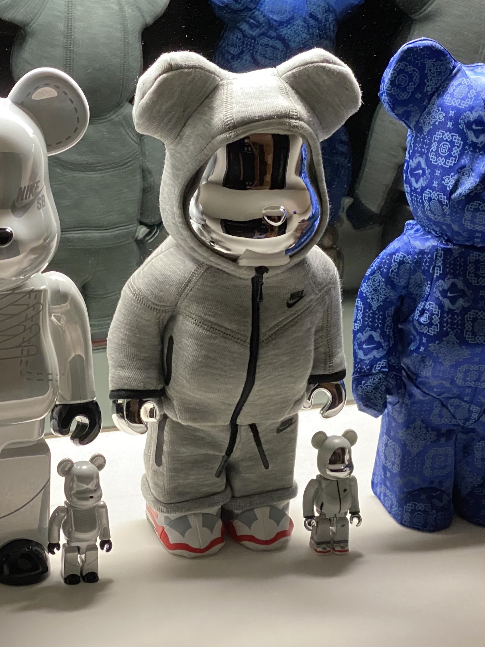 Bearbrick x Nike Tech Fleece N98 100% & 400& Set 착용 스타일 - 3