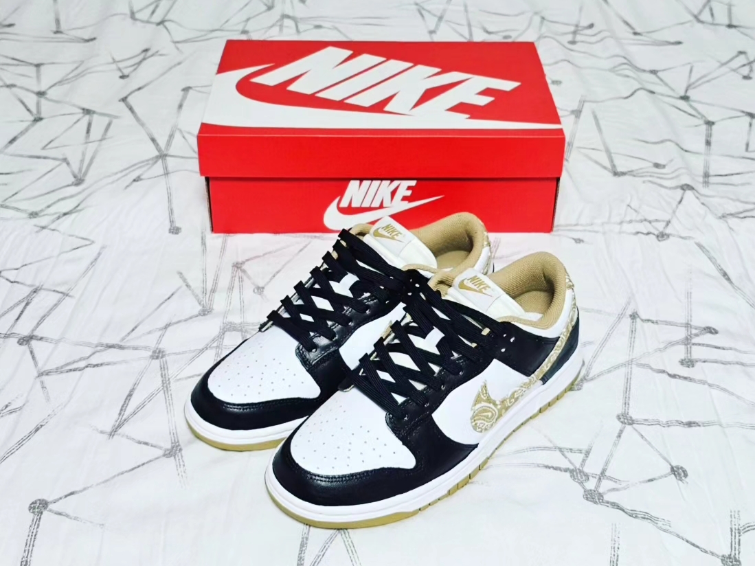(W) Nike Dunk Low Essential Barley Paisley 착용 스타일 - 1