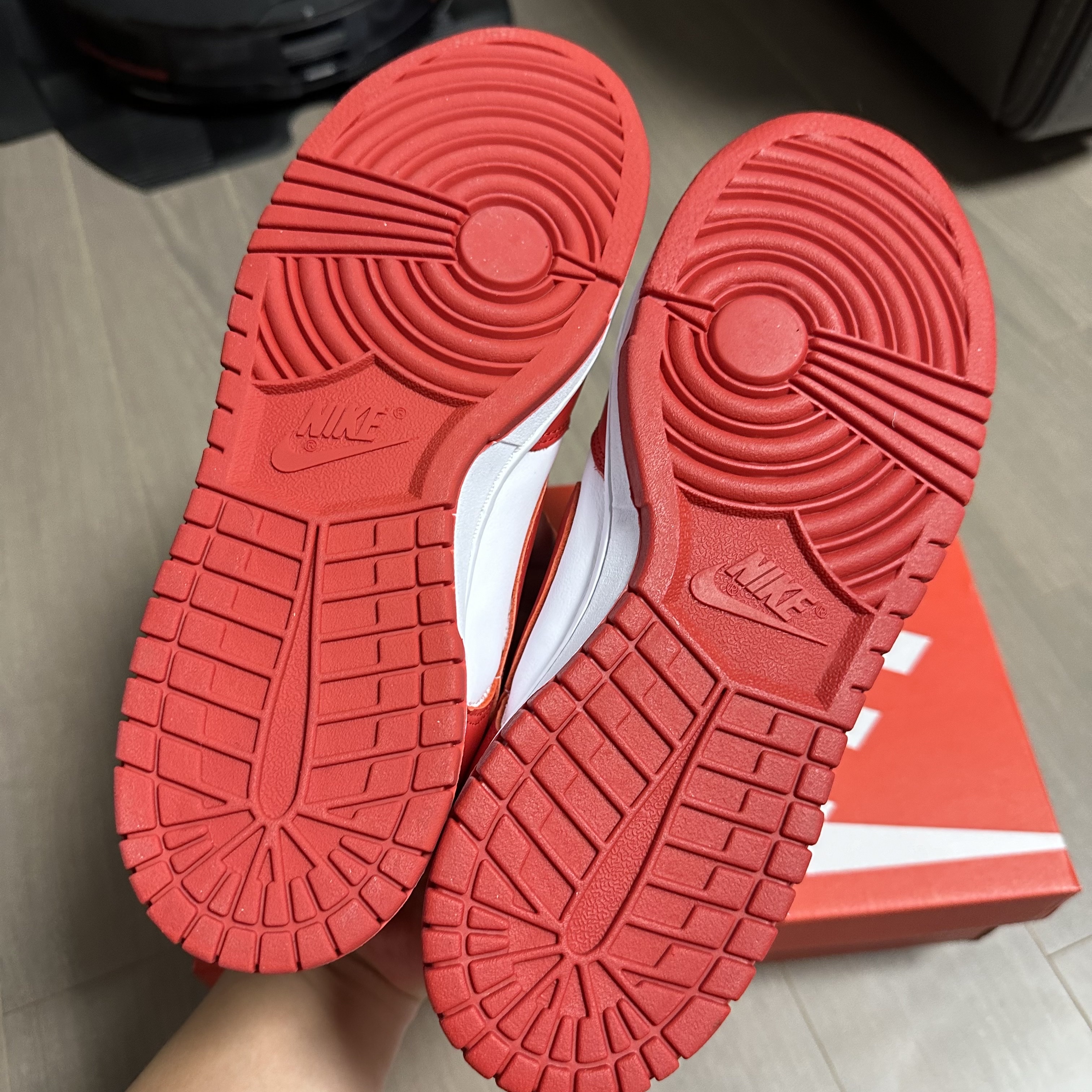 Nike Dunk Low SP White and University Red 2023 착용 스타일 - 5