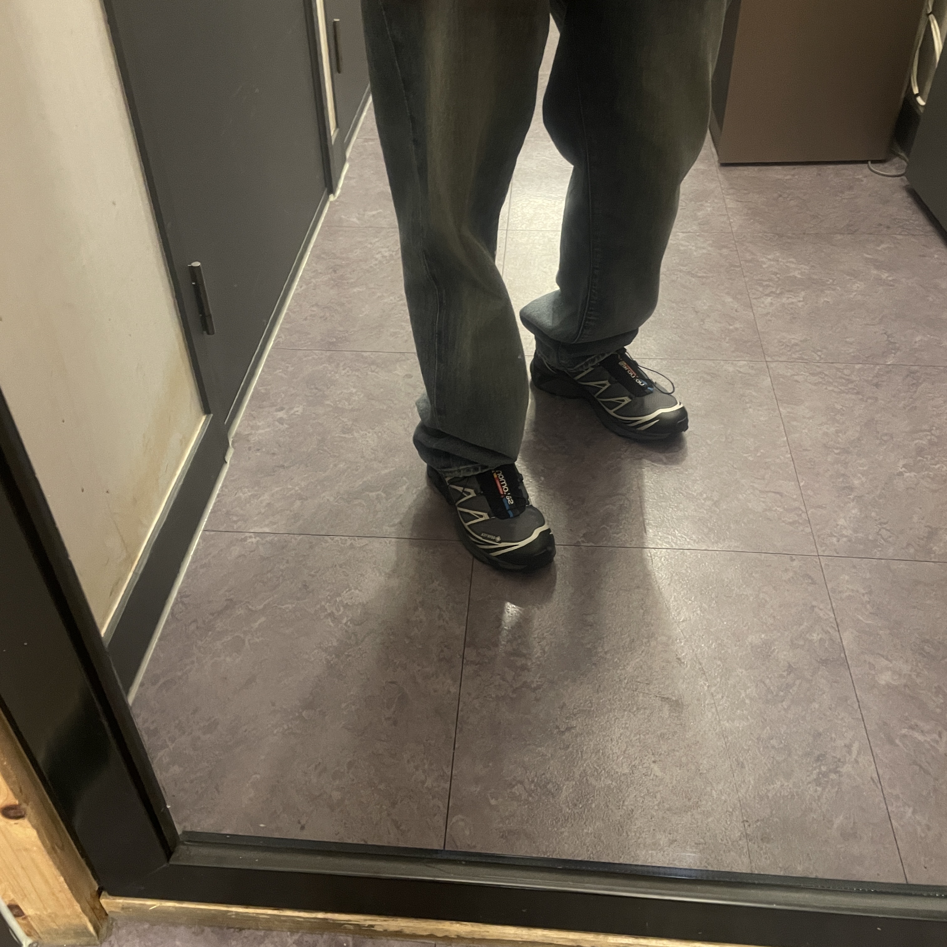 Salomon XT-6 Gore-Tex Black Ebony 착용 스타일 - 2
