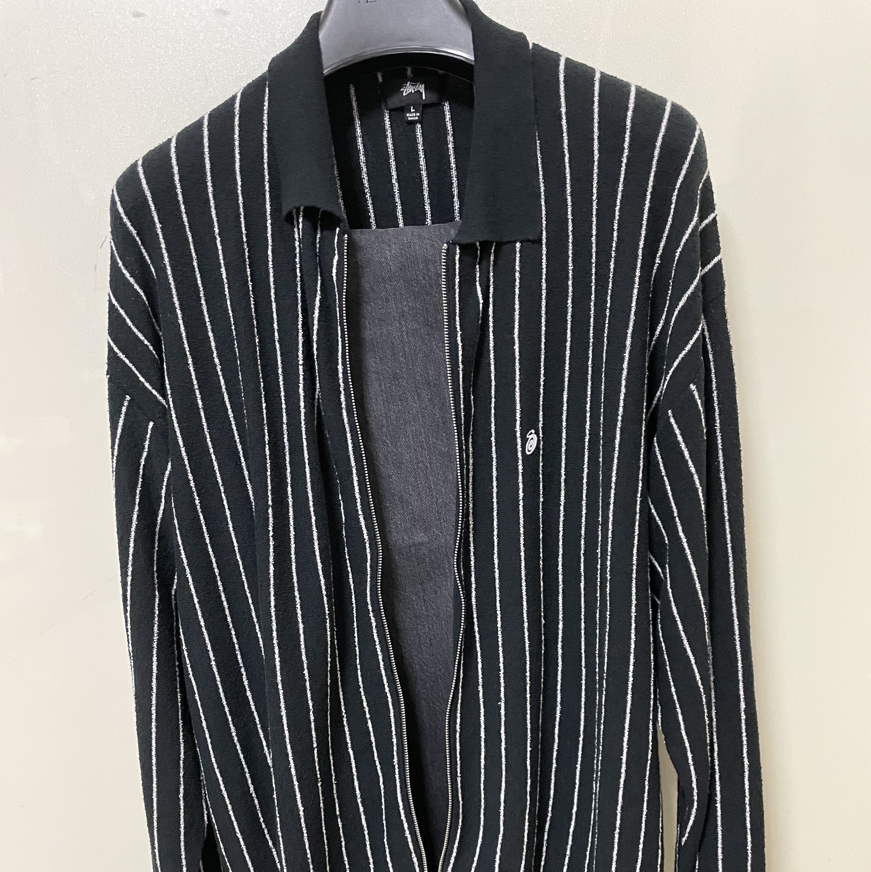 Stussy Lightweight LS Zip Polo Black Stripe 착용 스타일 - 1