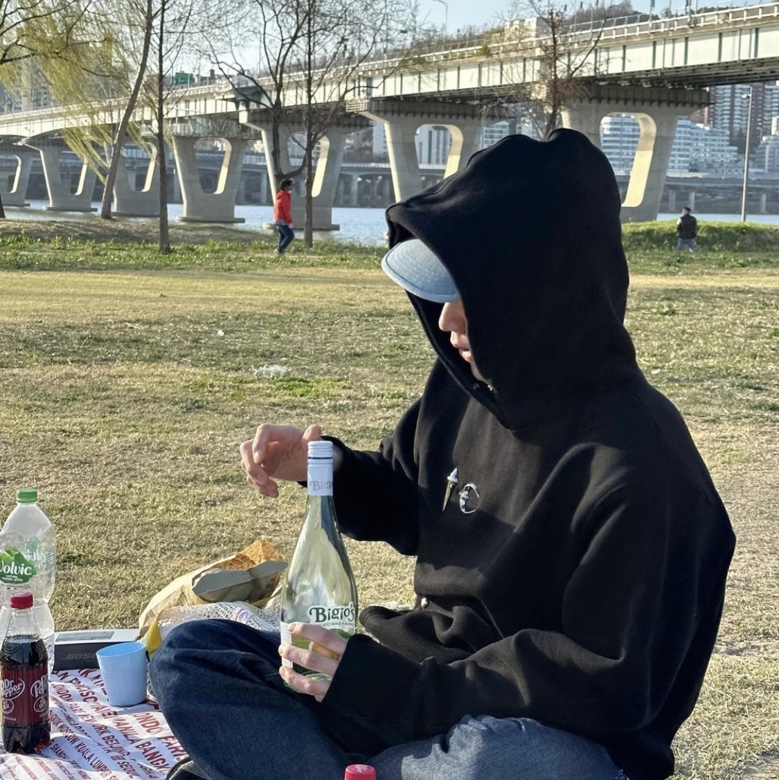 Thug Club Armor Hoodie Black 착용 스타일