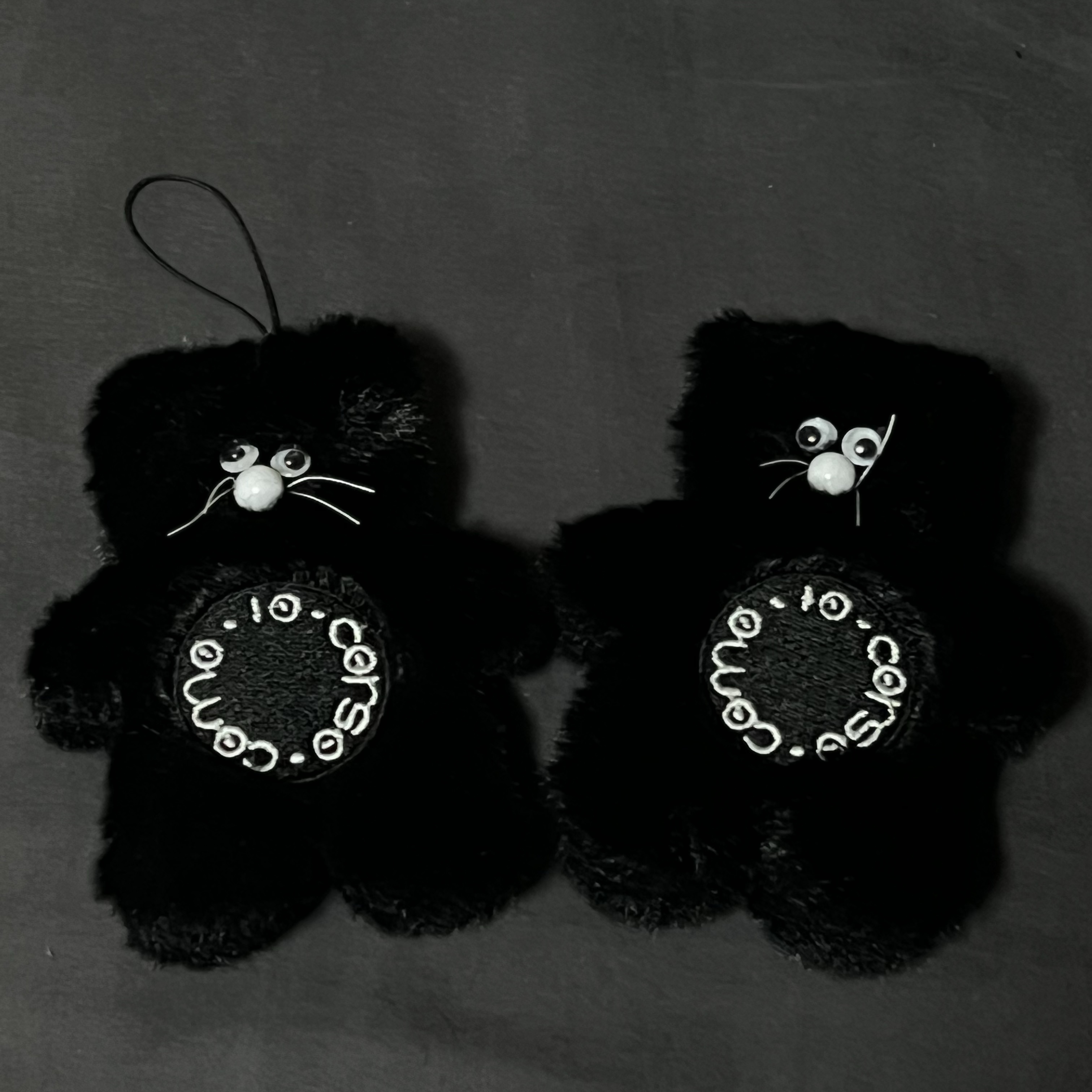 Monamhee x 10 Corso Como Bianco Phone Strap Black 착용 스타일