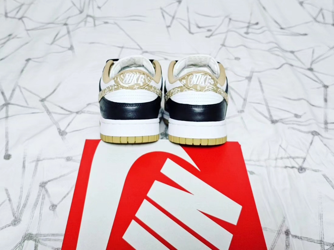 (W) Nike Dunk Low Essential Barley Paisley 착용 스타일 - 5