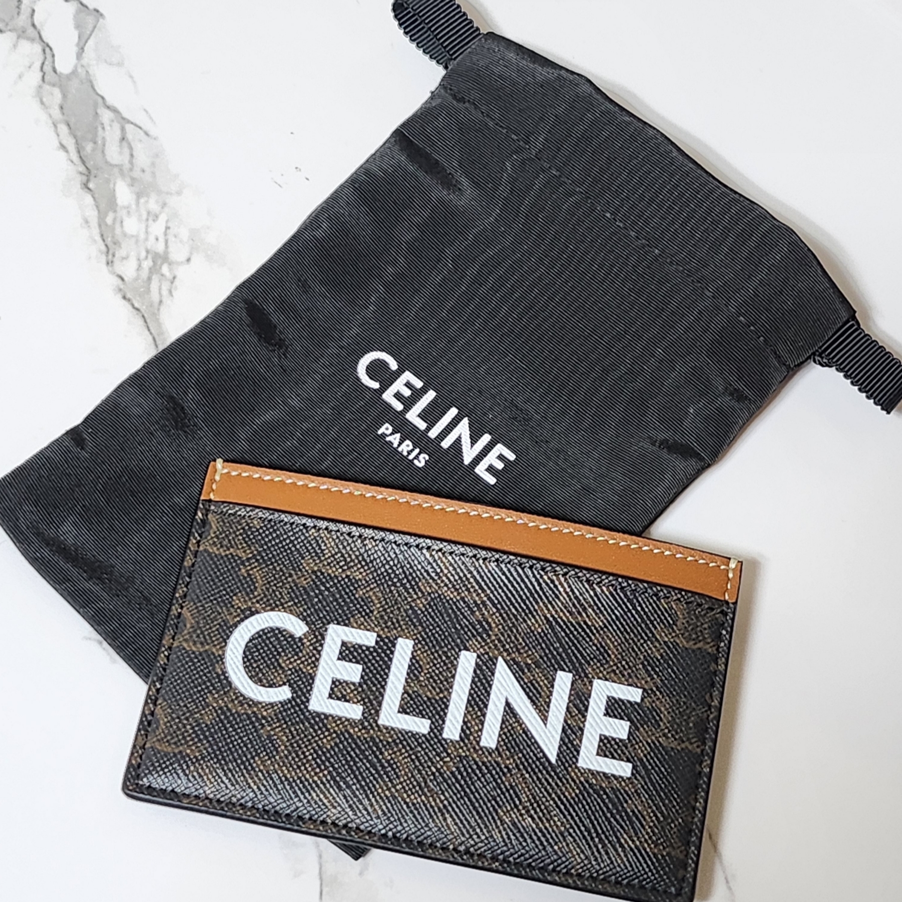 Celine Card Holder in Triomphe Canvas with Celine Print Tan 착용 스타일
