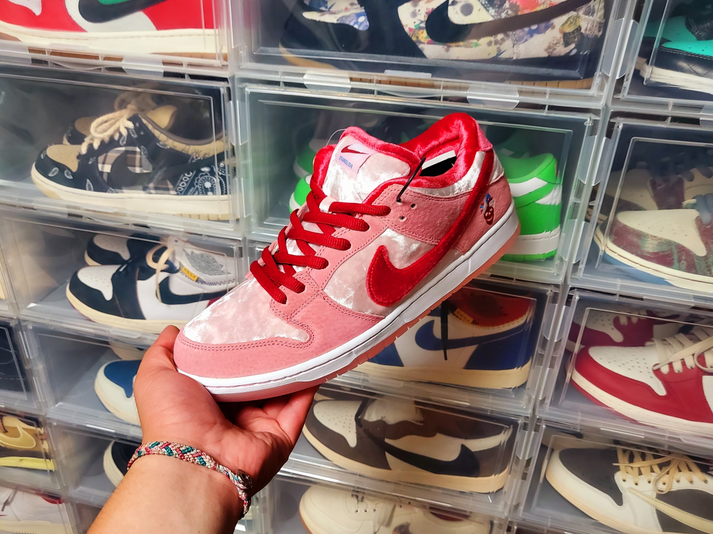 Nike x StrangeLove SB Dunk Low Pink (Regular Box) 착용 스타일 - 1