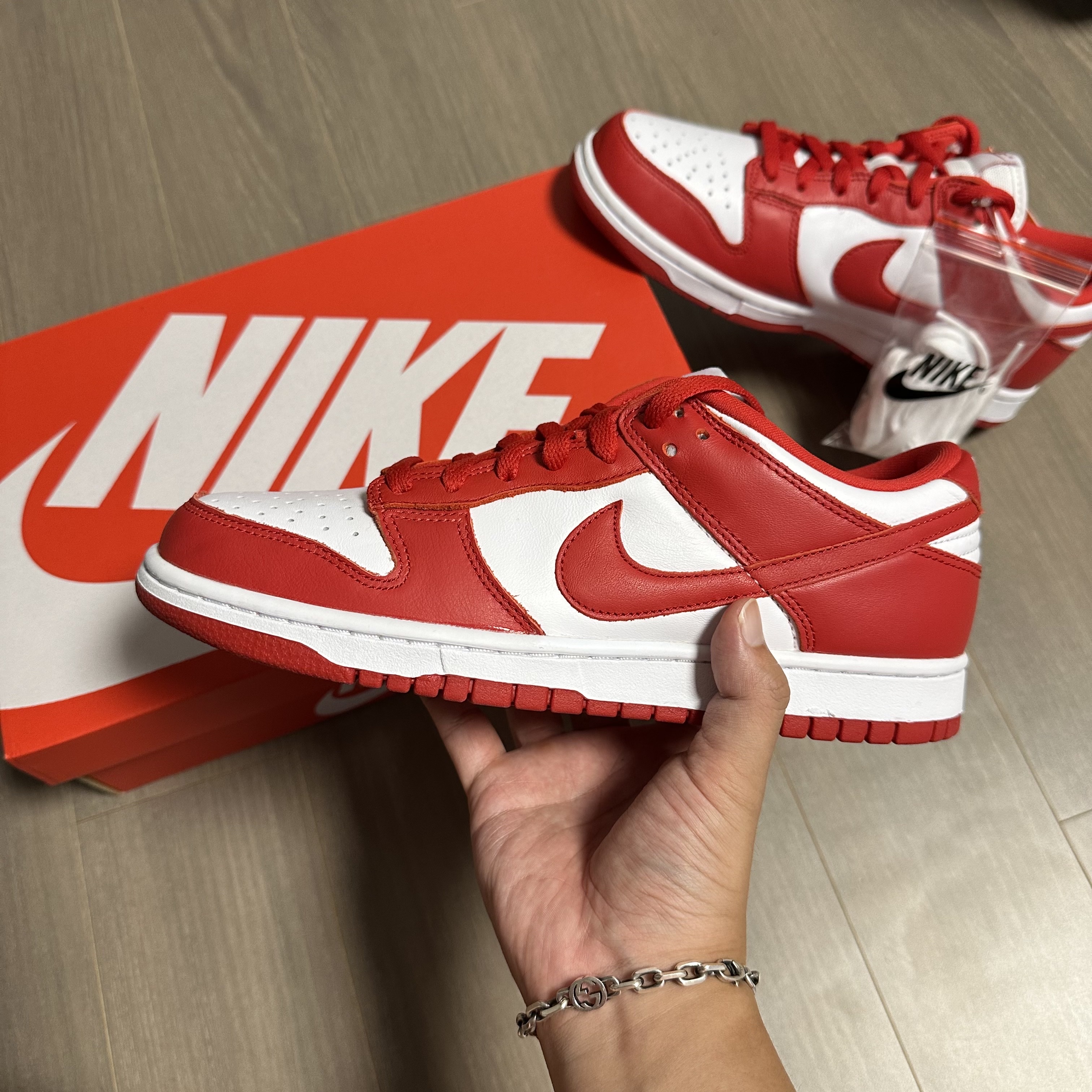Nike Dunk Low SP White and University Red 2023 착용 스타일 - 1
