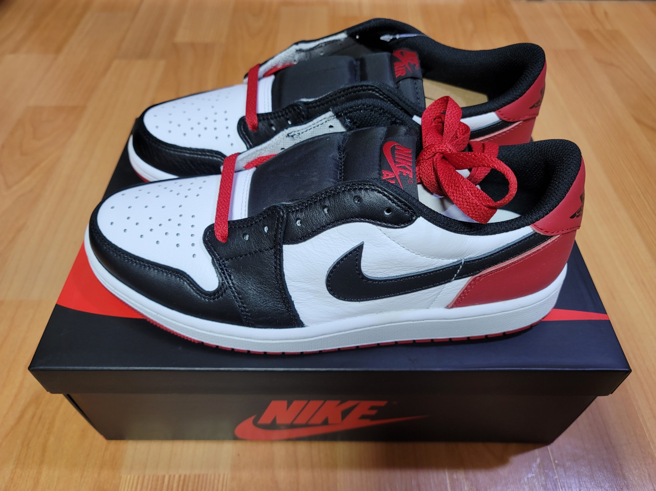 Jordan 1 Retro Low OG Black Toe 착용 스타일 - 2