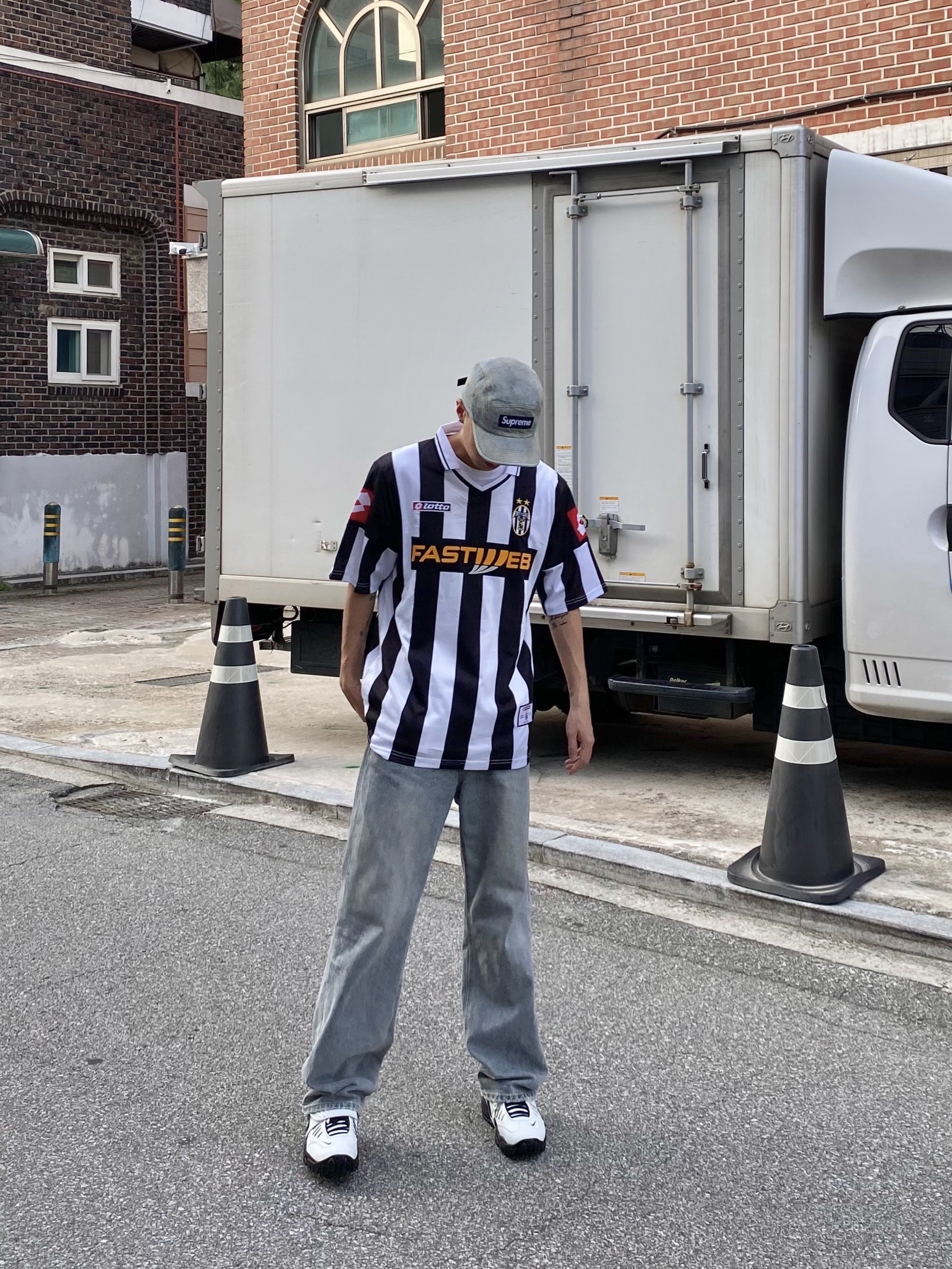 Supreme Denim Camp Cap Dirty Indigo - 23SS, Nike x Ambush Air Adjust Force SP Summit White and Black 착용 스타일 - 1