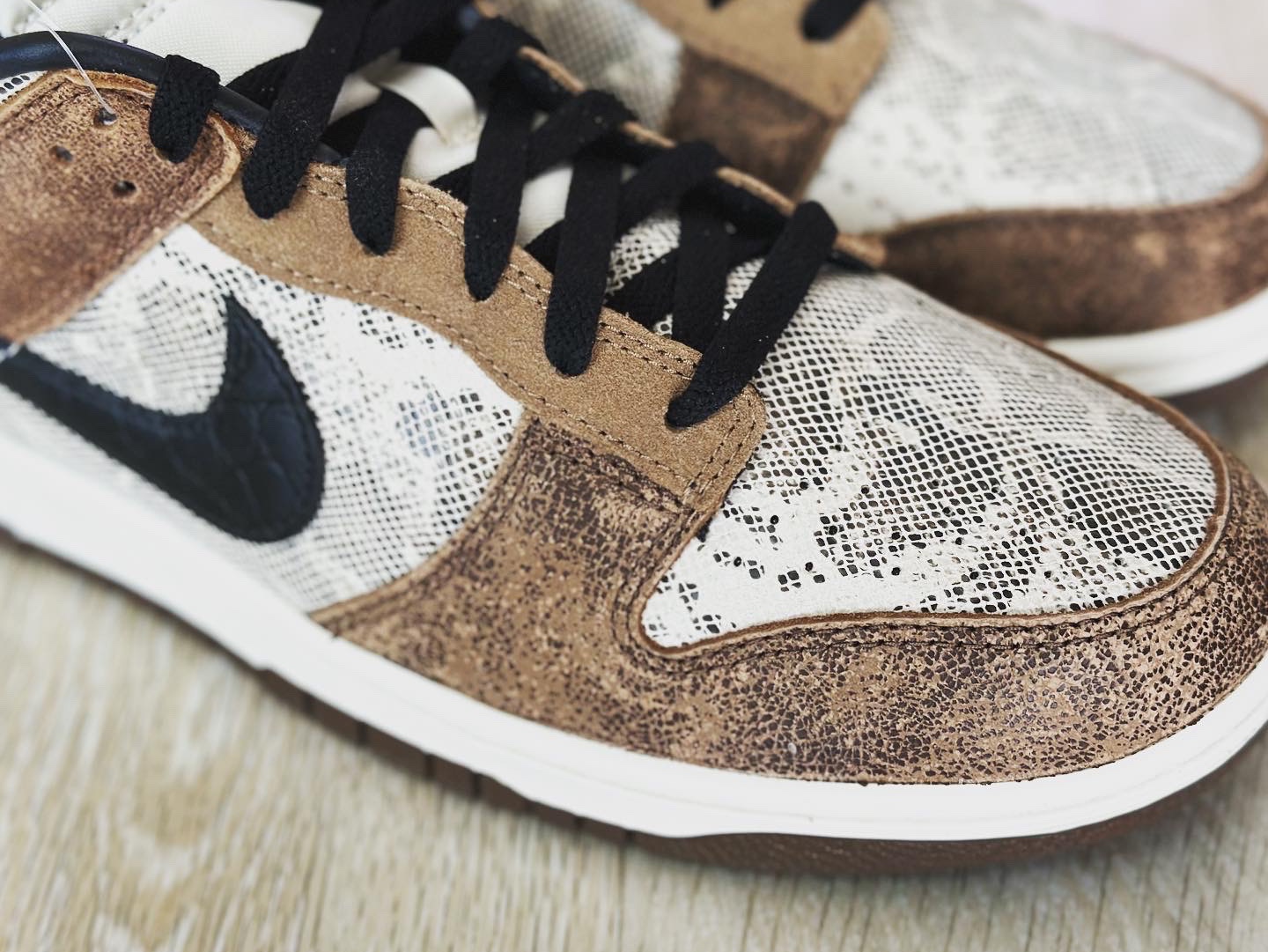 Nike Dunk Low PRM Head to Head 착용 스타일