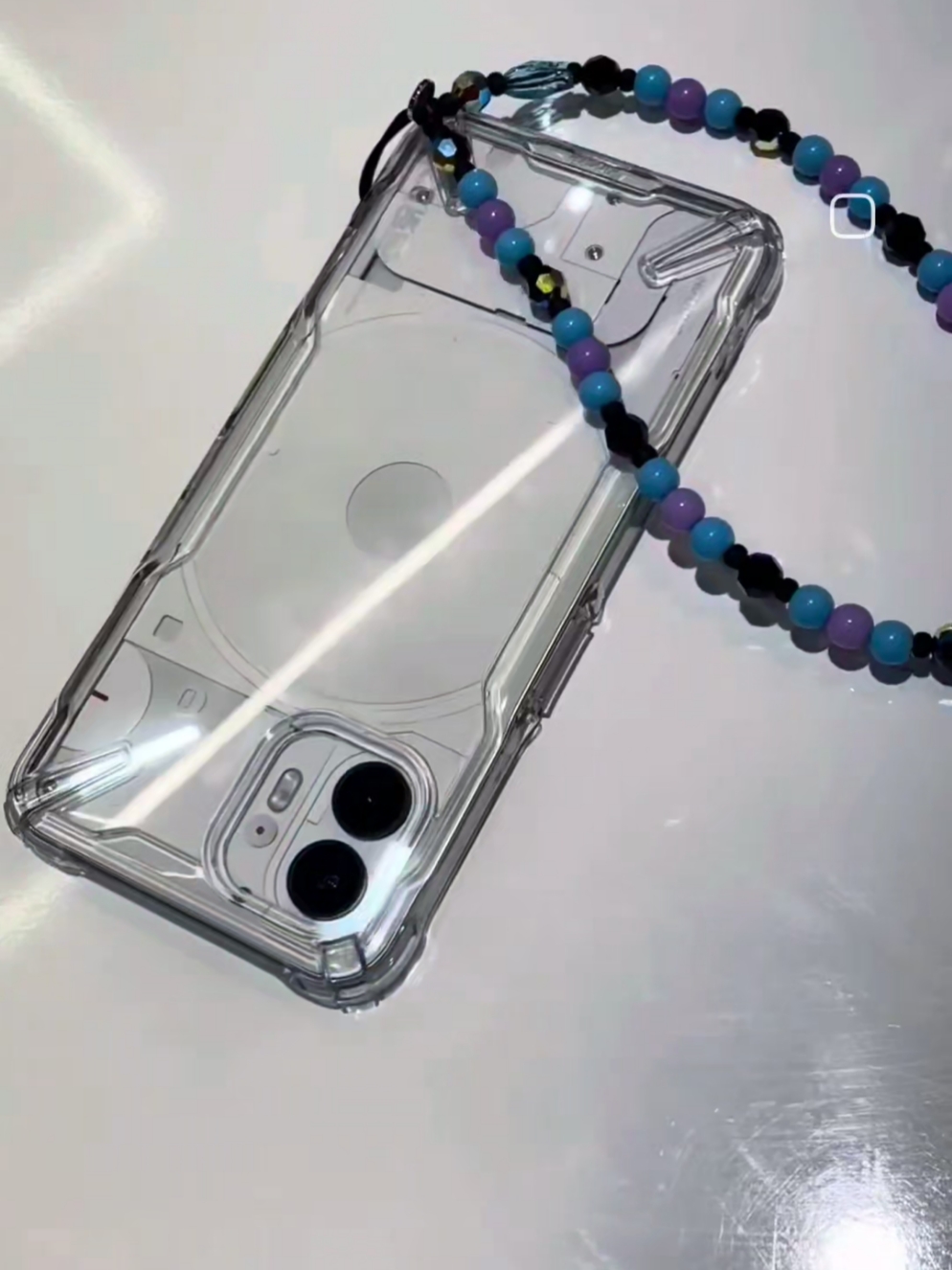 String Ting Here Comes The Sun Wristlet Phone Strap 착용 스타일