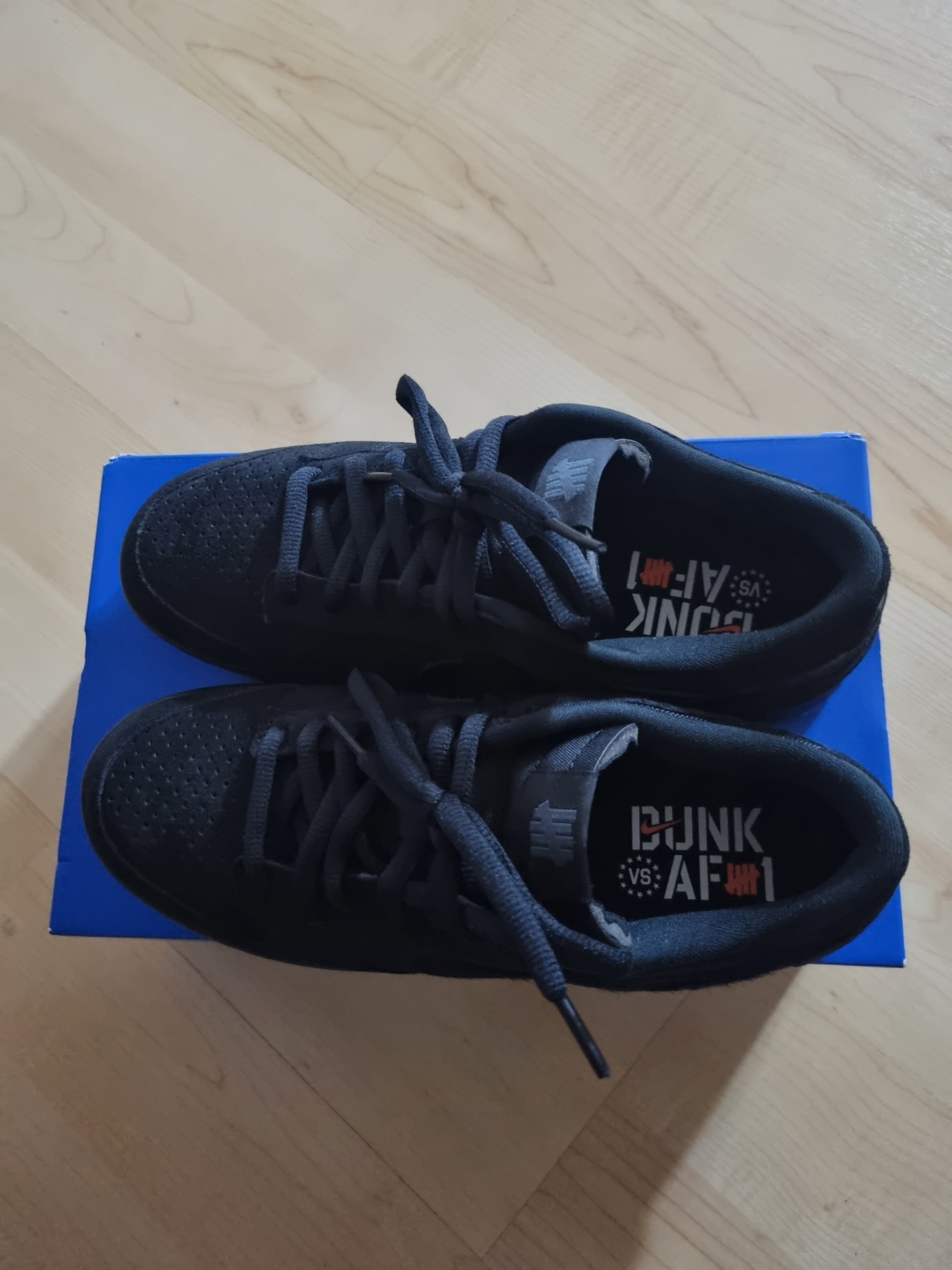 Nike x Undefeated Dunk Low SP 5 On It Black 착용 스타일 - 1