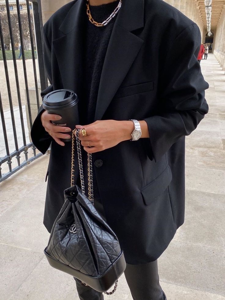 Chanel Small Gabrielle Backpack Aged Calfskin & Gold Silver Black, Chanel Small Gabrielle Backpack Aged Calfskin & Gold Silver White Black 착용 스타일 - 4