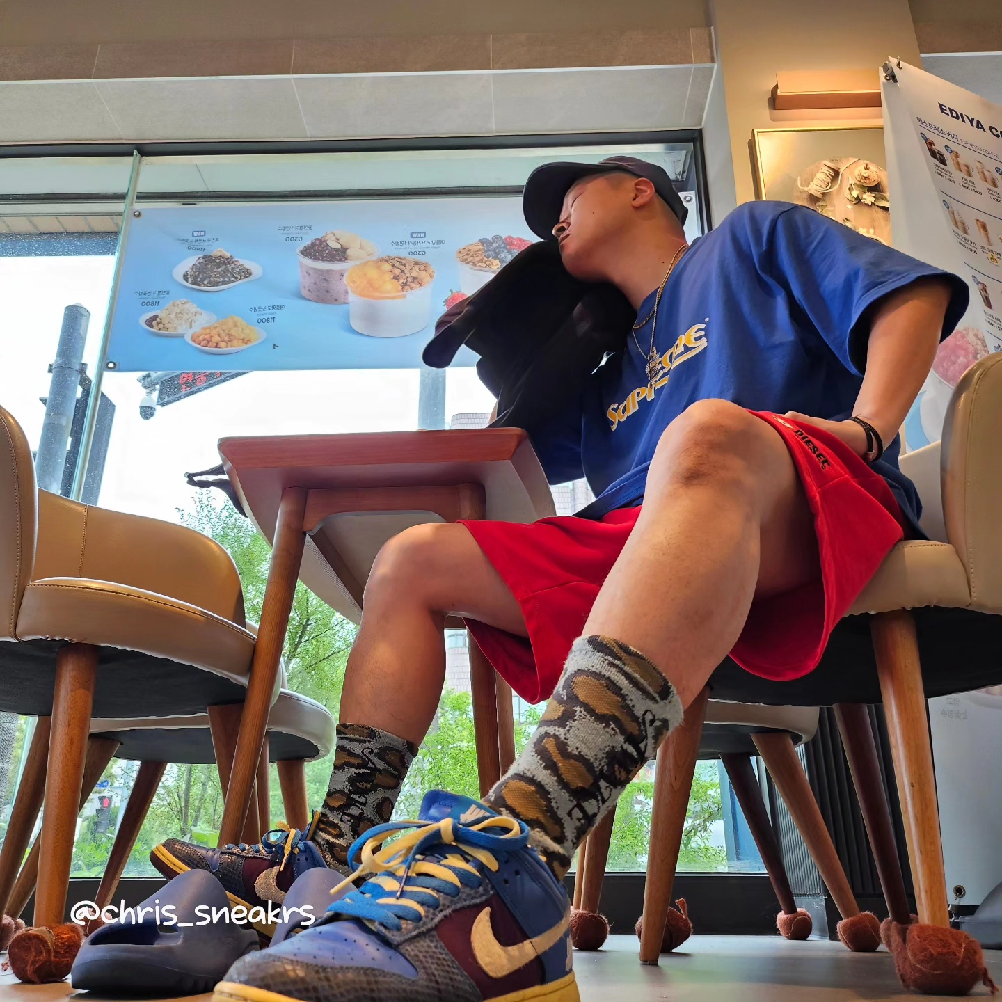 Supreme Pigment Canvas S Logo 6-Panel Navy - 23SS, Supreme Crown T-Shirt Royal - 23SS 착용 스타일 - 2