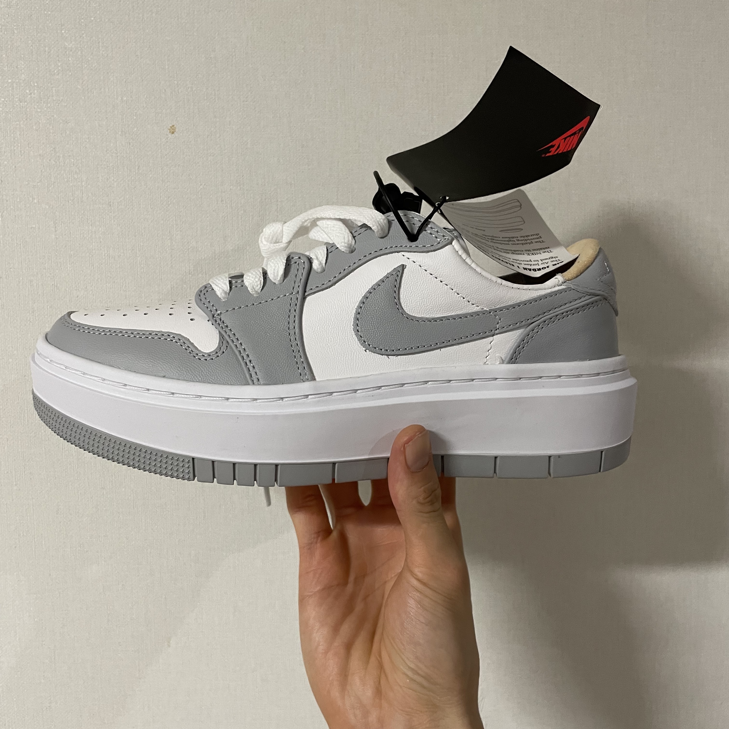 (W) Jordan 1 Elevate Low White and Wolf Grey 착용 스타일