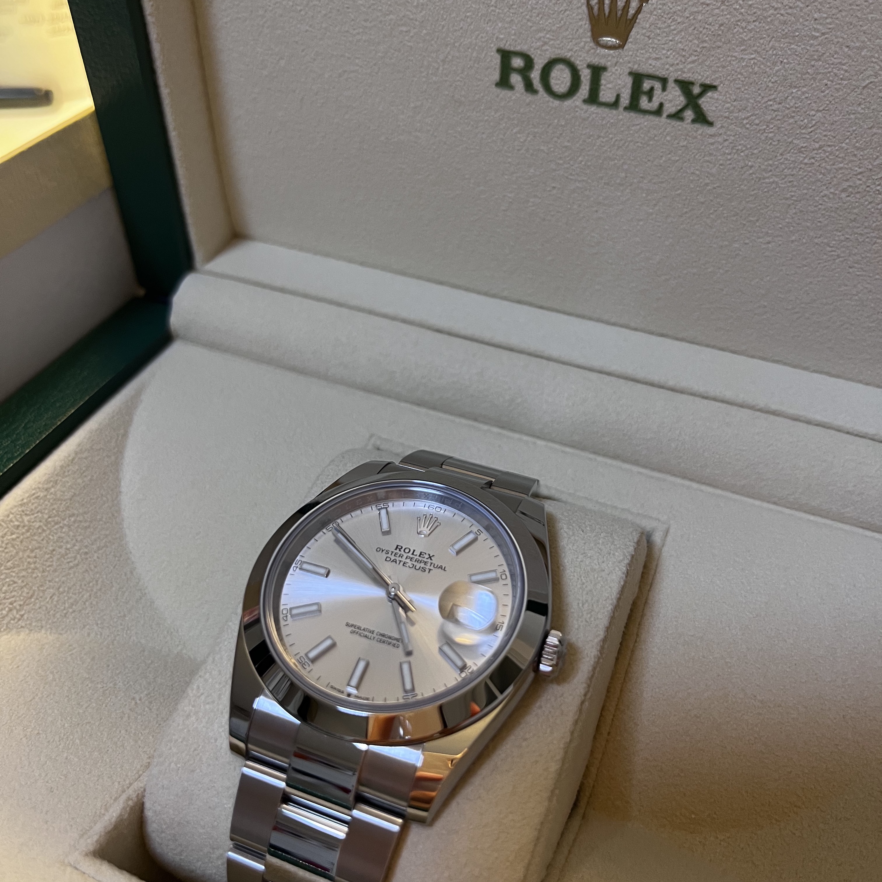 Rolex Datejust 41mm 126300 Silver Oyster 착용 스타일 - 3