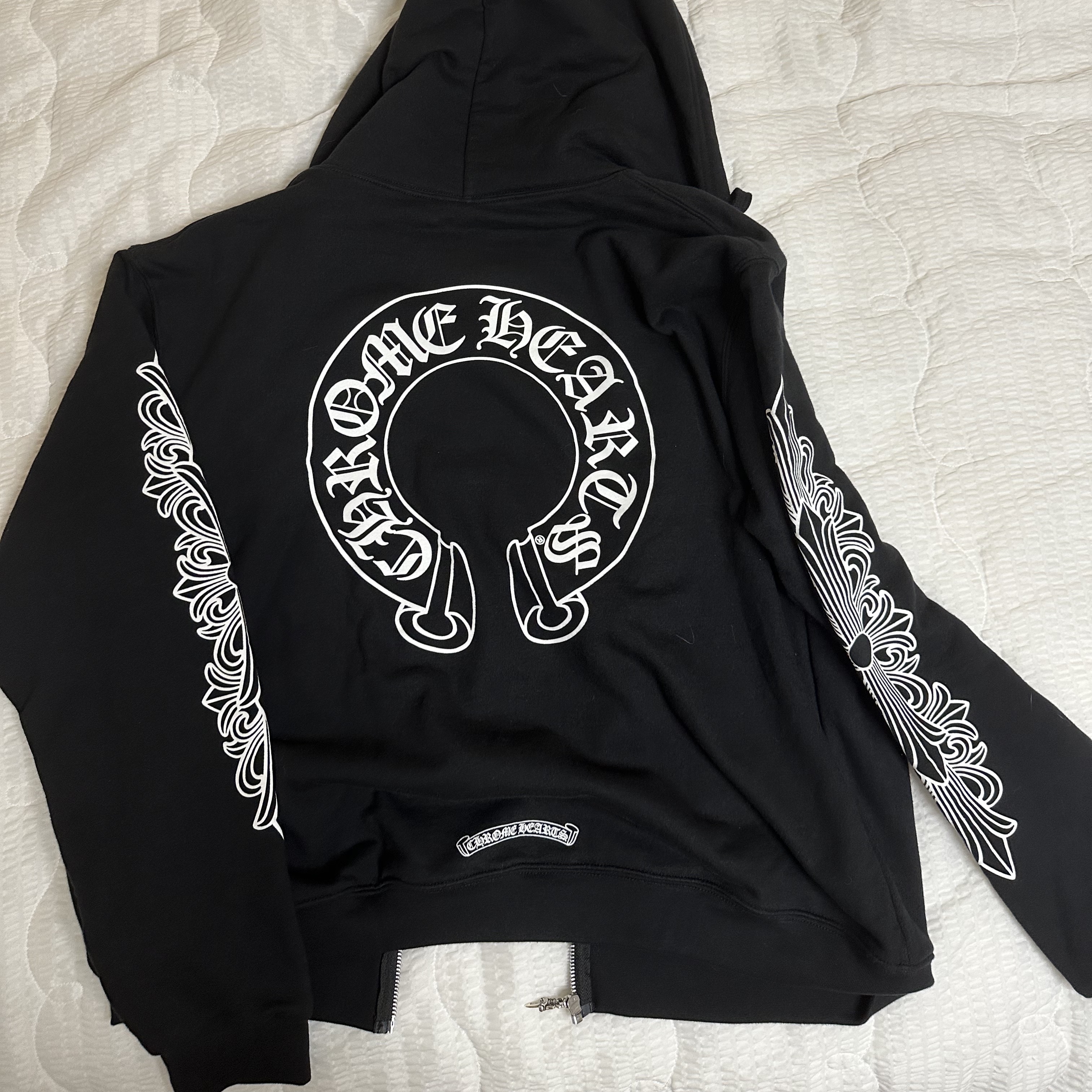 Chrome Hearts Horseshoe Floral Heavyweight Zip-Up Hoodie Black 착용 스타일