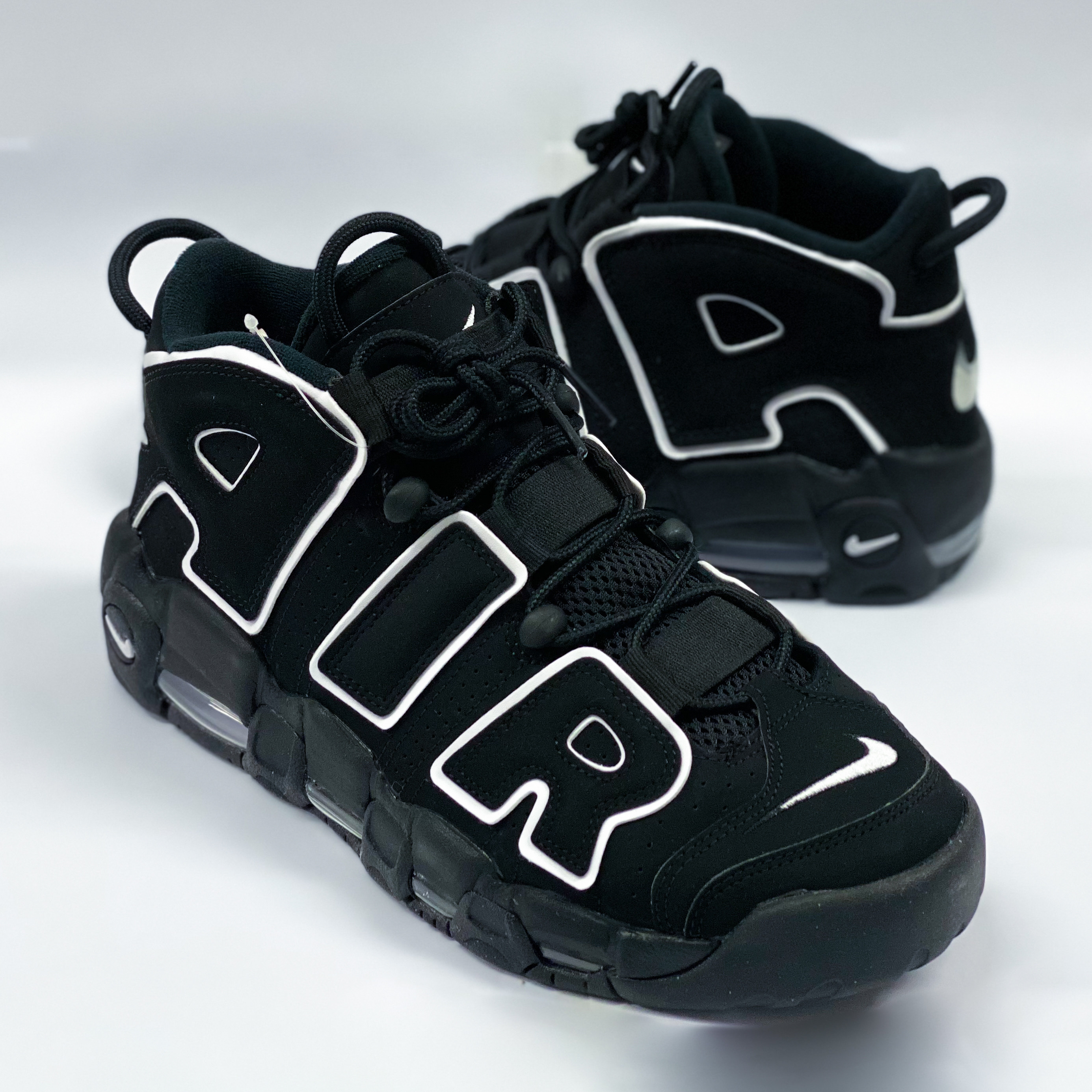Nike Air More Uptempo Black White 2020 착용 스타일 - 2