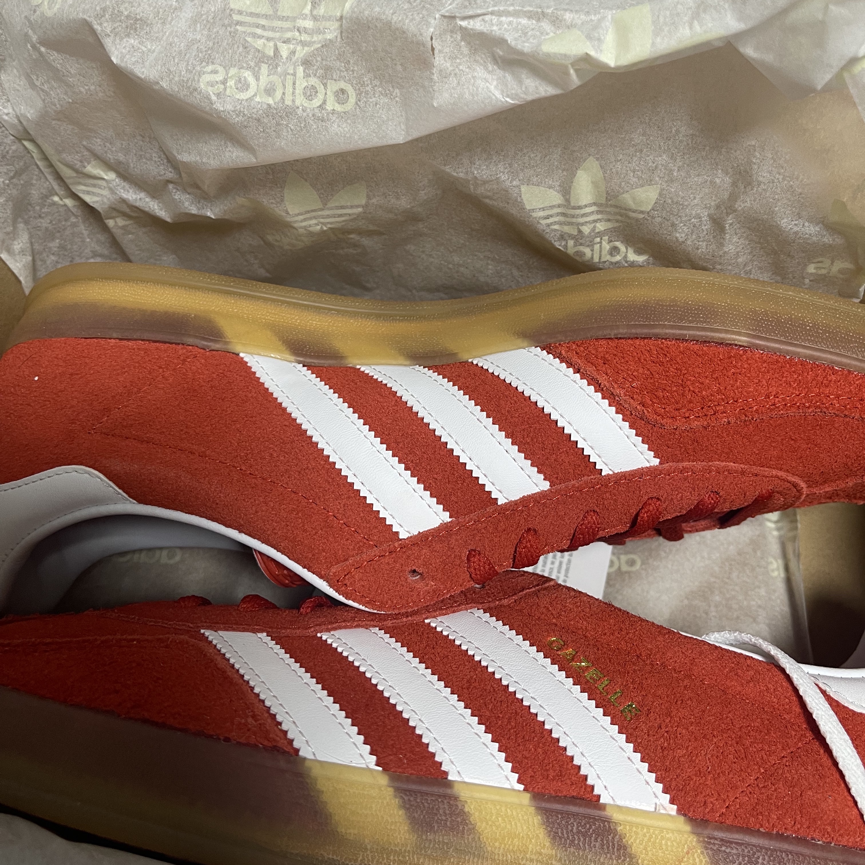 Adidas Gazelle Indoor Scarlet 착용 스타일
