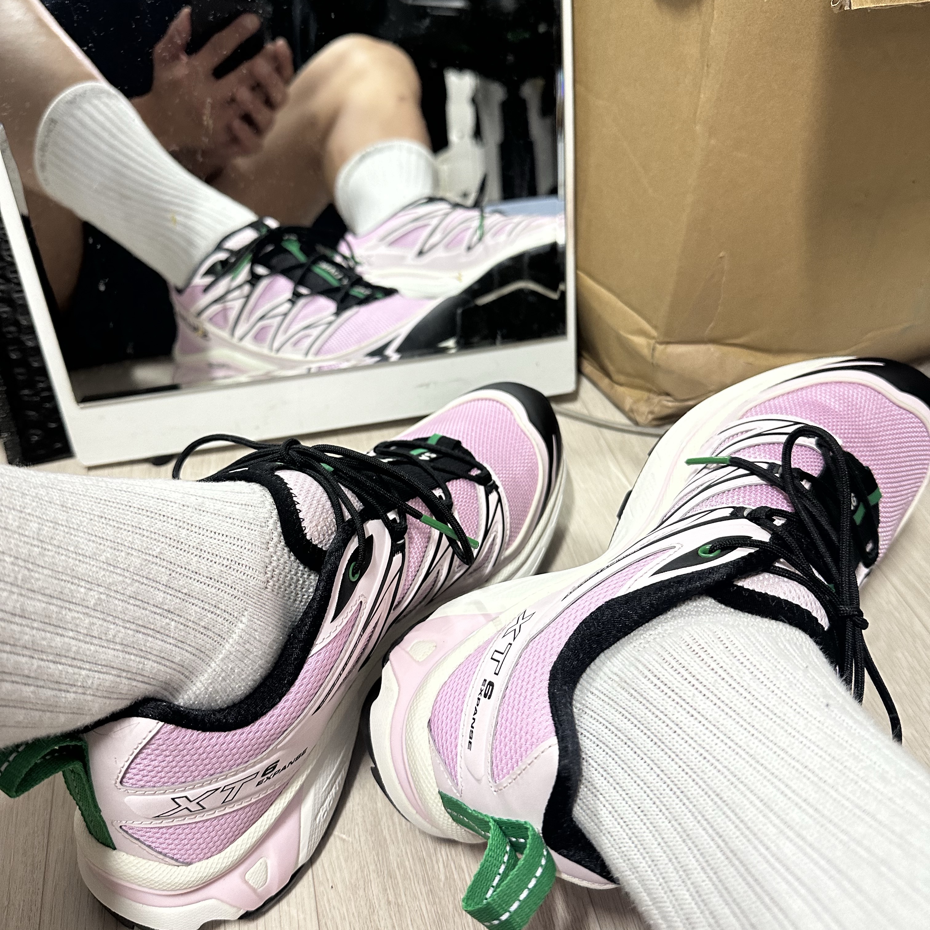 Salomon x Sandy Liang XT-6 Expanse Cradle Pink 착용 스타일 - 1