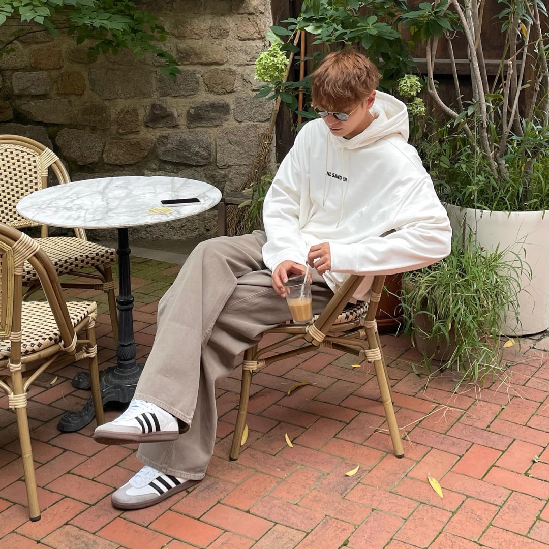 Adidas Samba OG Cloud White 착용 스타일 - 2
